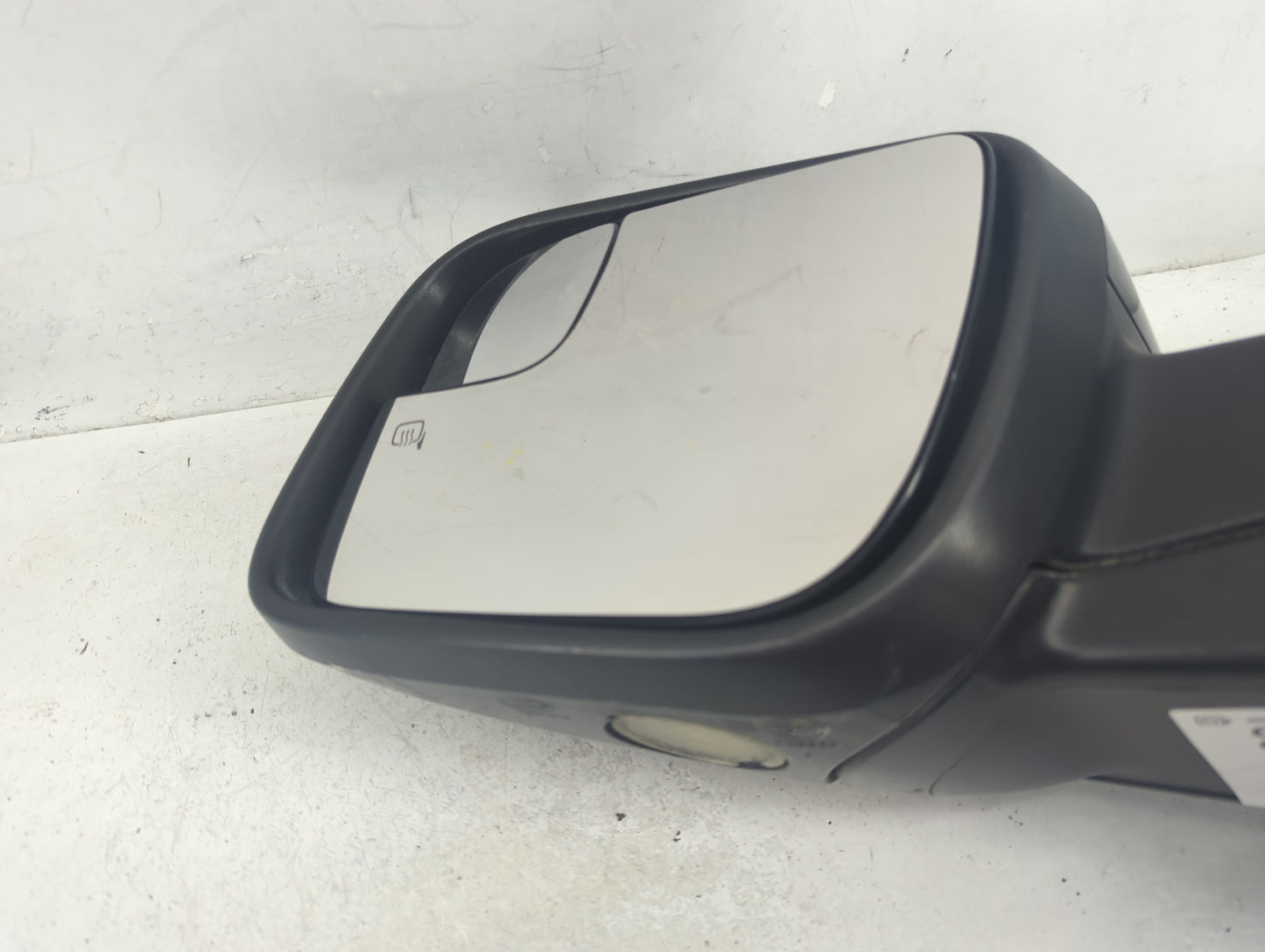2019 Ford Explorer Driver Side View Mirror - Left Door Mirror OEM Used - Oemusedautoparts1.com