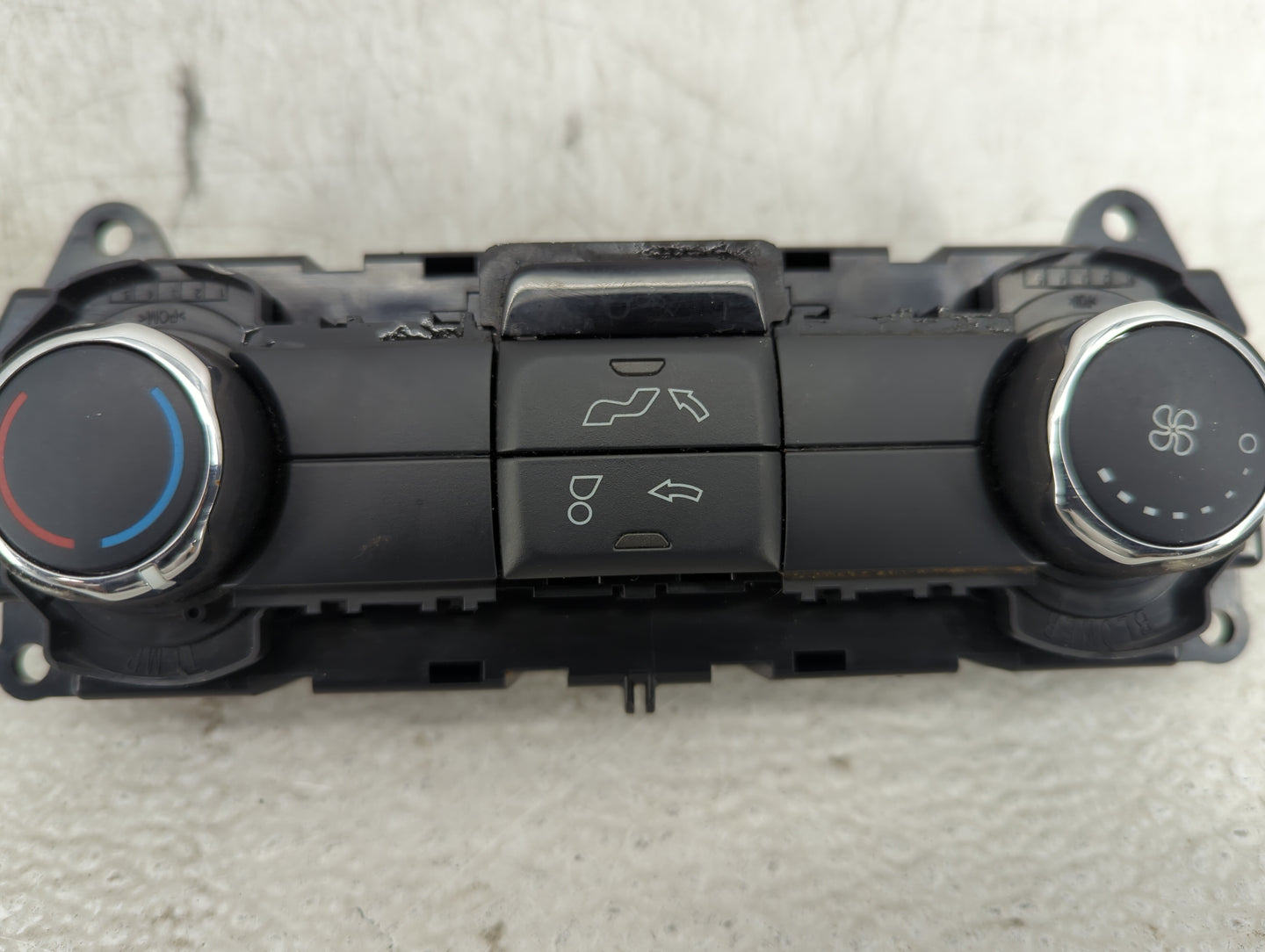 2018 Ford Explorer Climate Control Module Temperature AC/Heater Replacement P/N:GB5T-19980-BE Fits OEM Used Auto Parts - Oem