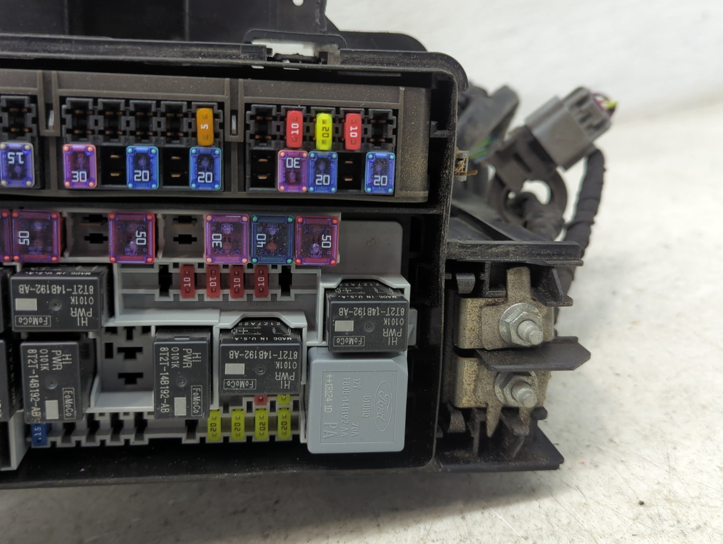 2018-2019 Ford Explorer Fusebox Fuse Box Panel Relay Module P/N:8T2T-14B192-AB 8T2T-14B192-BA, 8T2T-CA Fits Fits 2018 2019 O
