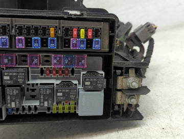 2018-2019 Ford Explorer Fusebox Fuse Box Panel Relay Module P/N:8T2T-14B192-AB 8T2T-14B192-BA, 8T2T-CA Fits Fits 2018 2019 OEM Used Auto Parts