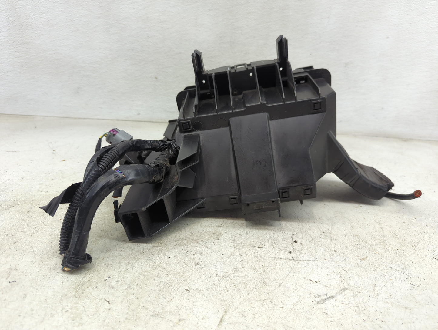 2018-2019 Ford Explorer Fusebox Fuse Box Panel Relay Module P/N:8T2T-14B192-AB 8T2T-14B192-BA, 8T2T-CA Fits Fits 2018 2019 O