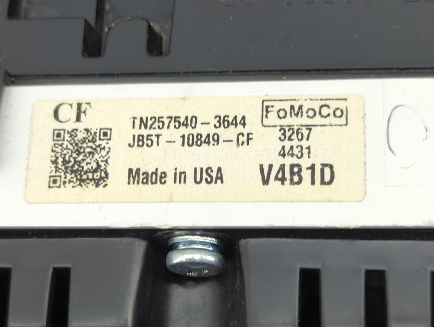 2018 Ford Explorer Instrument Cluster Speedometer Gauges P/N:JB5T-10849-CF TN257540-3644 Miles: Fits OEM Used Auto Parts - O