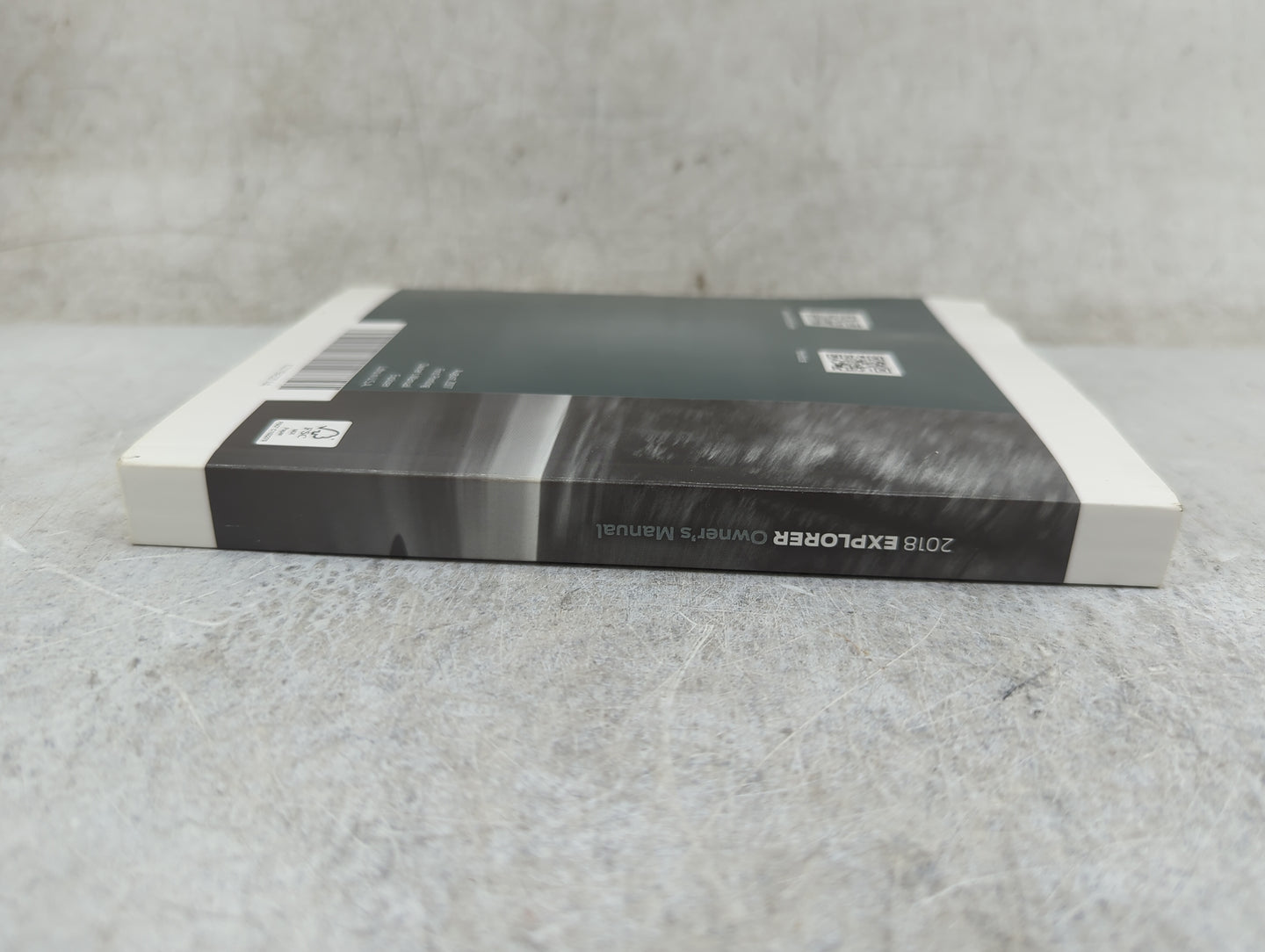 2018 Ford Explorer Owners Manual Book Guide P/N:JL2J19A321AA OEM Used Auto Parts - Oemusedautoparts1.com