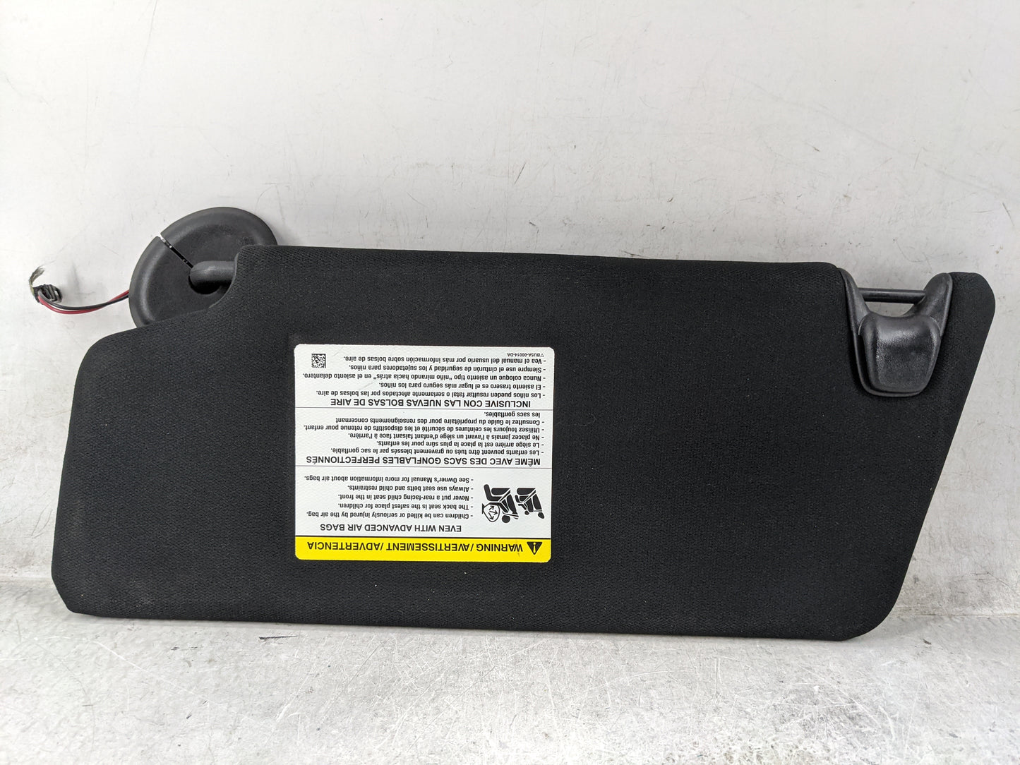 2018 Ford Explorer Sun Visor Shade Replacement Passenger Right Mirror Fits OEM Used Auto Parts - Oemusedautoparts1.com