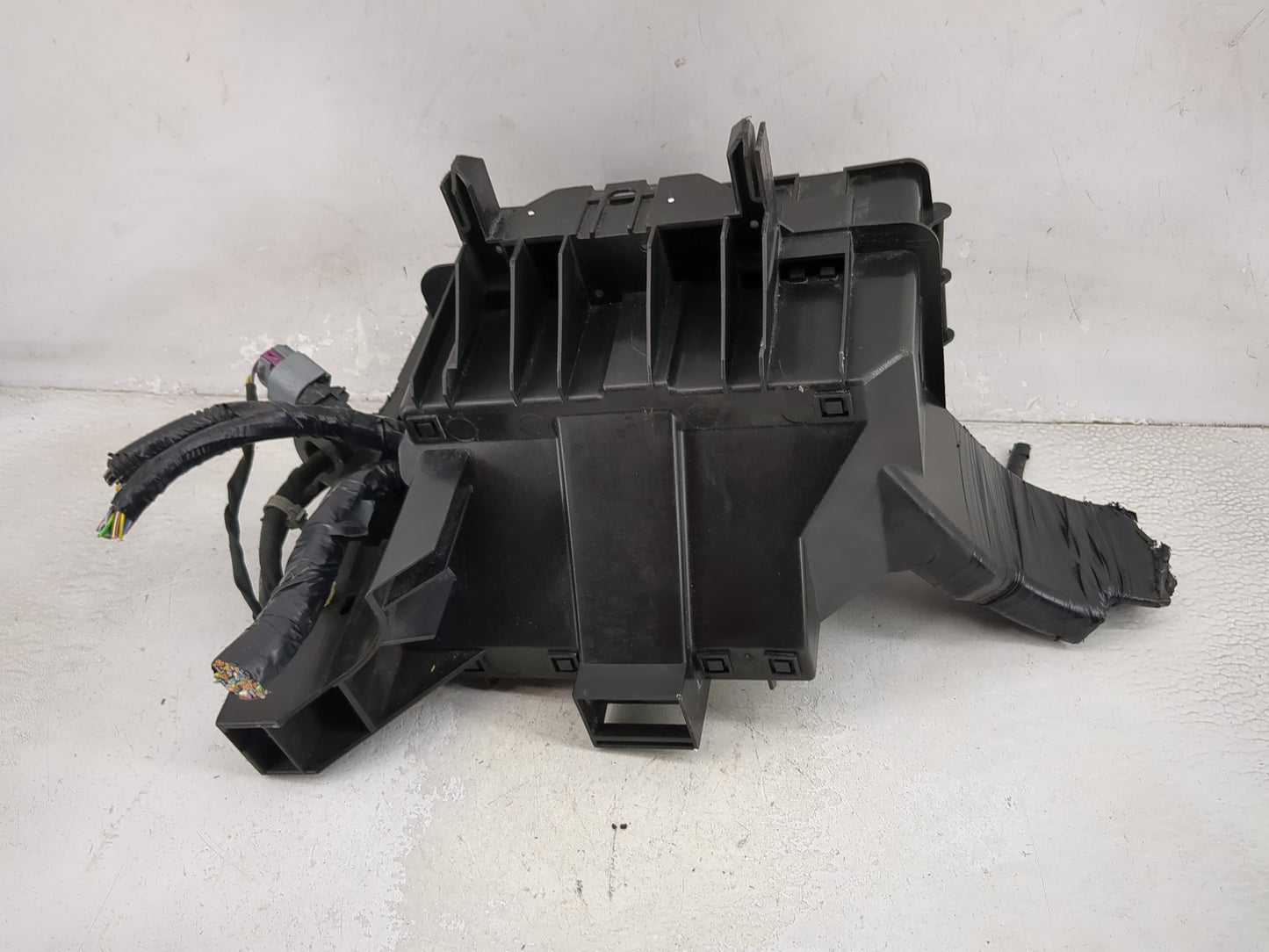 2018-2019 Ford Explorer Fusebox Fuse Box Panel Relay Module P/N:8T2T-14B192-AB 8T2T-14B192-8A, 8T2T-CA Fits Fits 2018 2019 O