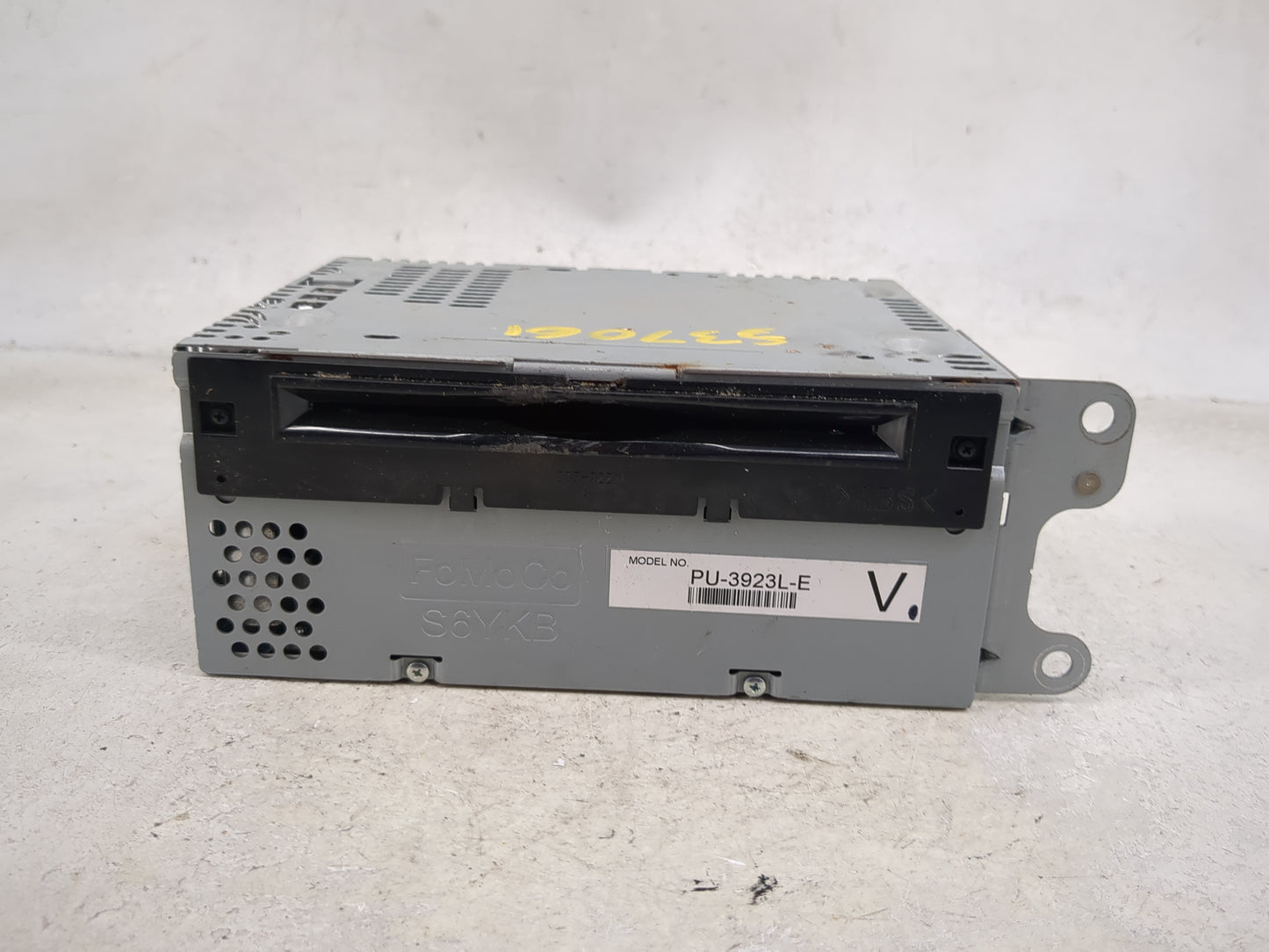 2018 Ford Explorer Radio AM FM Cd Player Receiver Replacement P/N:PU-3923L-E JB5T, S6YKB Fits OEM Used Auto Parts - Oemuseda