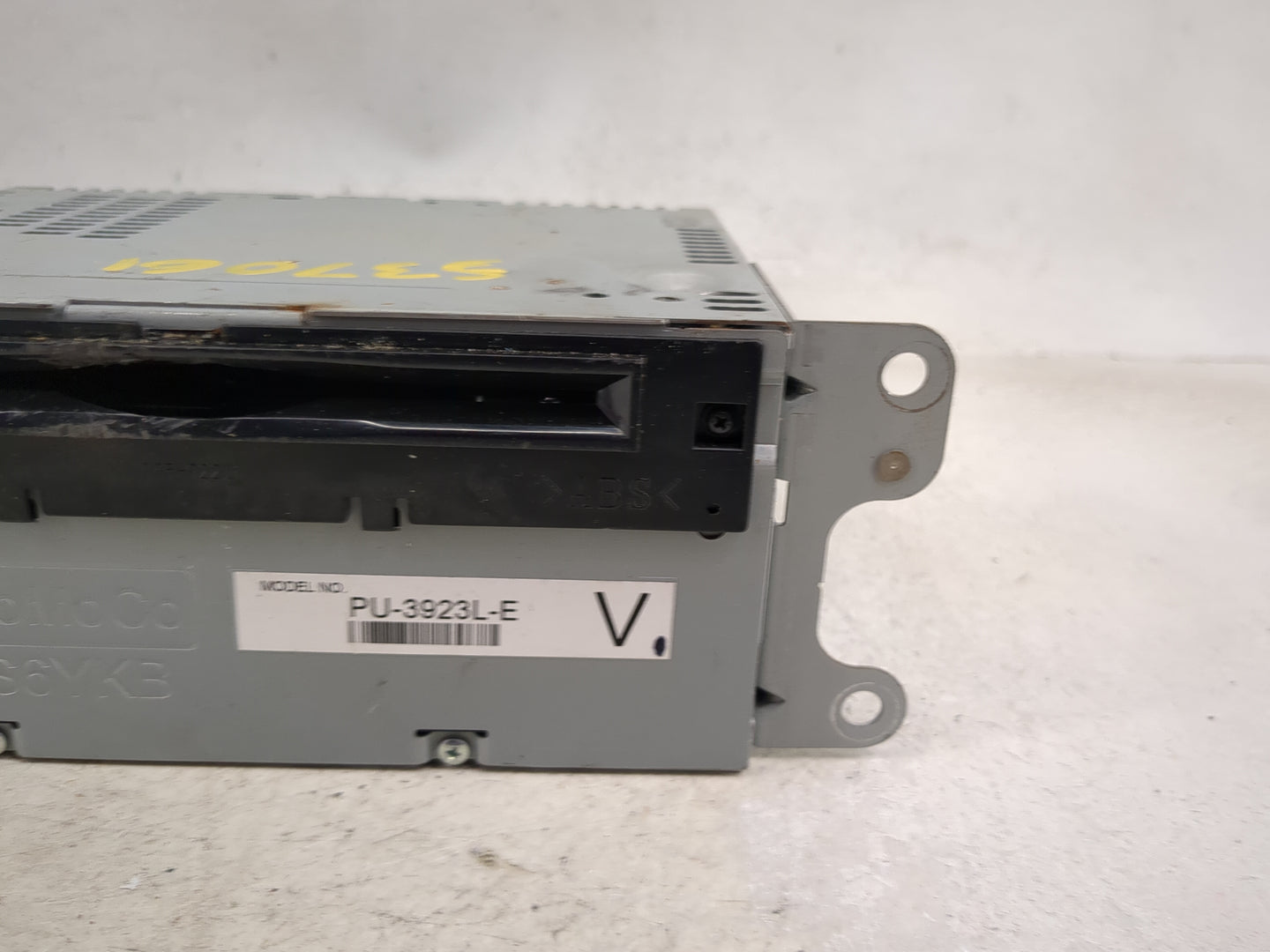 2018 Ford Explorer Radio AM FM Cd Player Receiver Replacement P/N:PU-3923L-E JB5T, S6YKB Fits OEM Used Auto Parts - Oemuseda