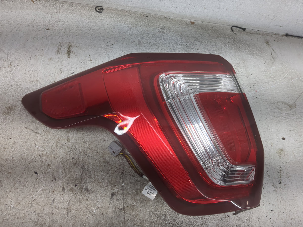 2018 Ford Explorer Tail Light Assembly Driver Left OEM P/N:0000785302P Fits OEM Used Auto Parts - Oemusedautoparts1.com