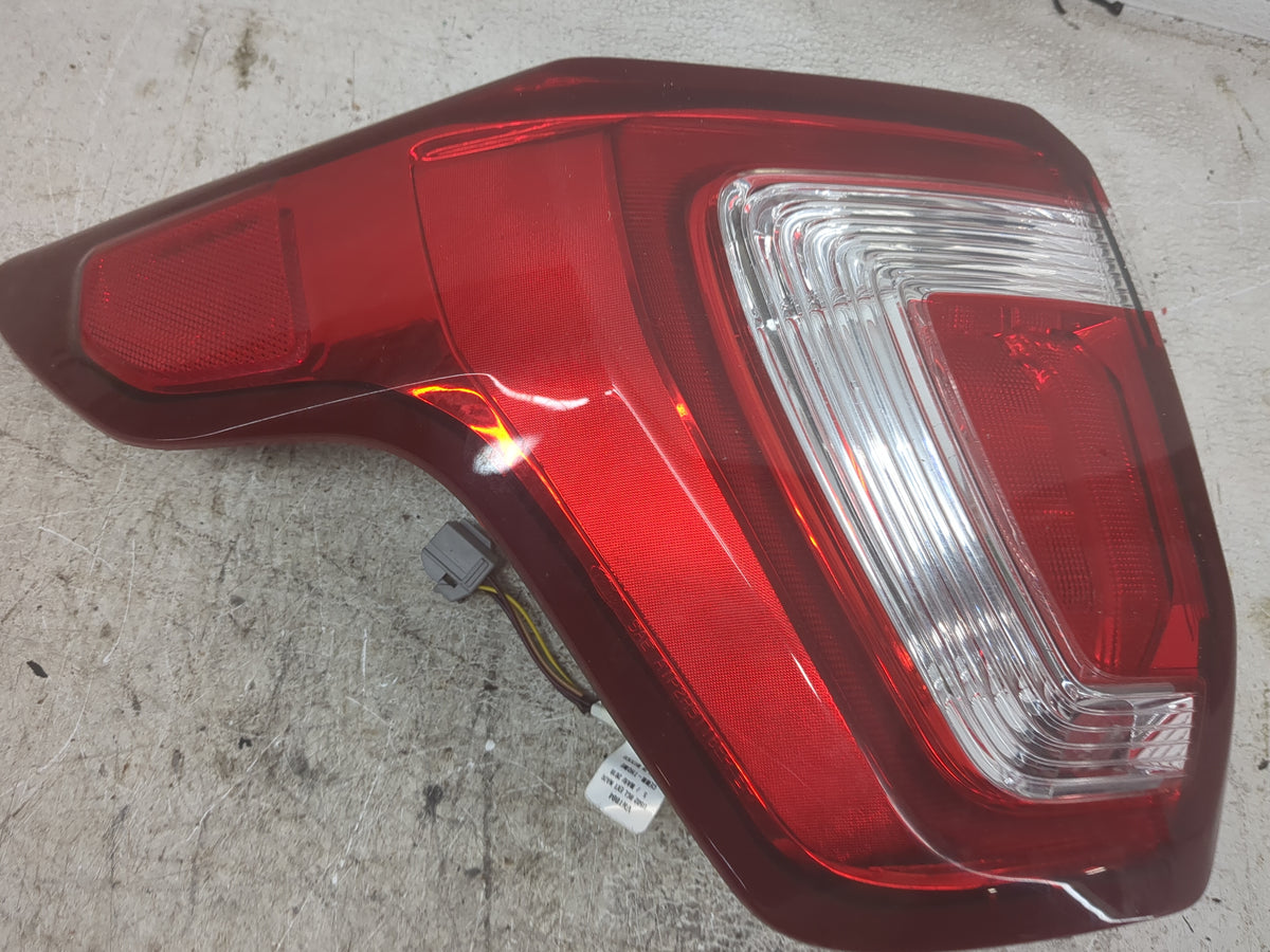 2018 Ford Explorer Tail Light Assembly Driver Left OEM P/N:0000785302P Fits OEM Used Auto Parts - Oemusedautoparts1.com