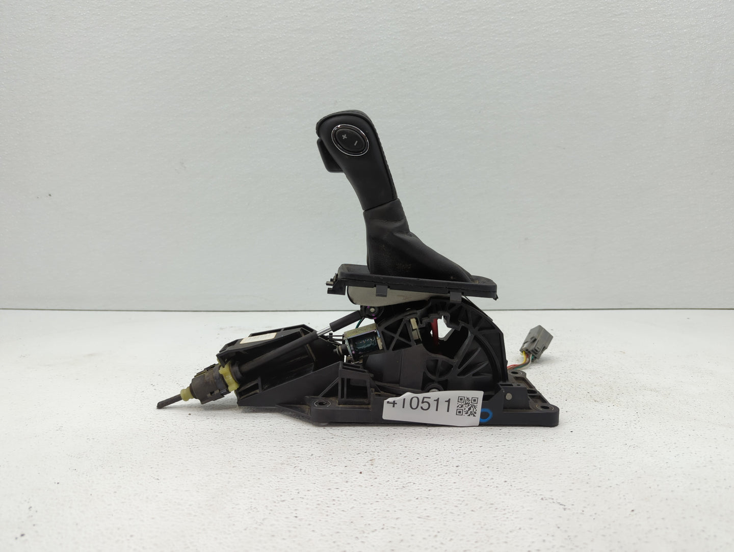 2018 Ford Explorer Floor Console Assembly Shifter Black - Oemusedautoparts1.com