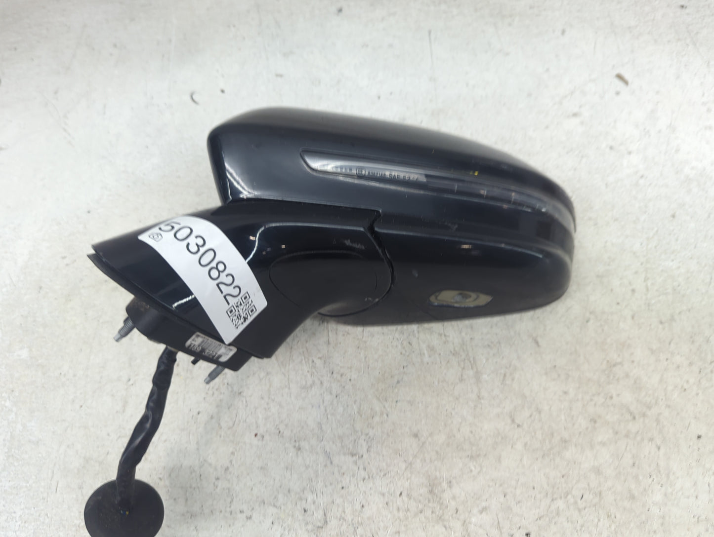 2018 Ford Explorer Driver Side View Mirror - Left Door Mirror OEM Used - Oemusedautoparts1.com