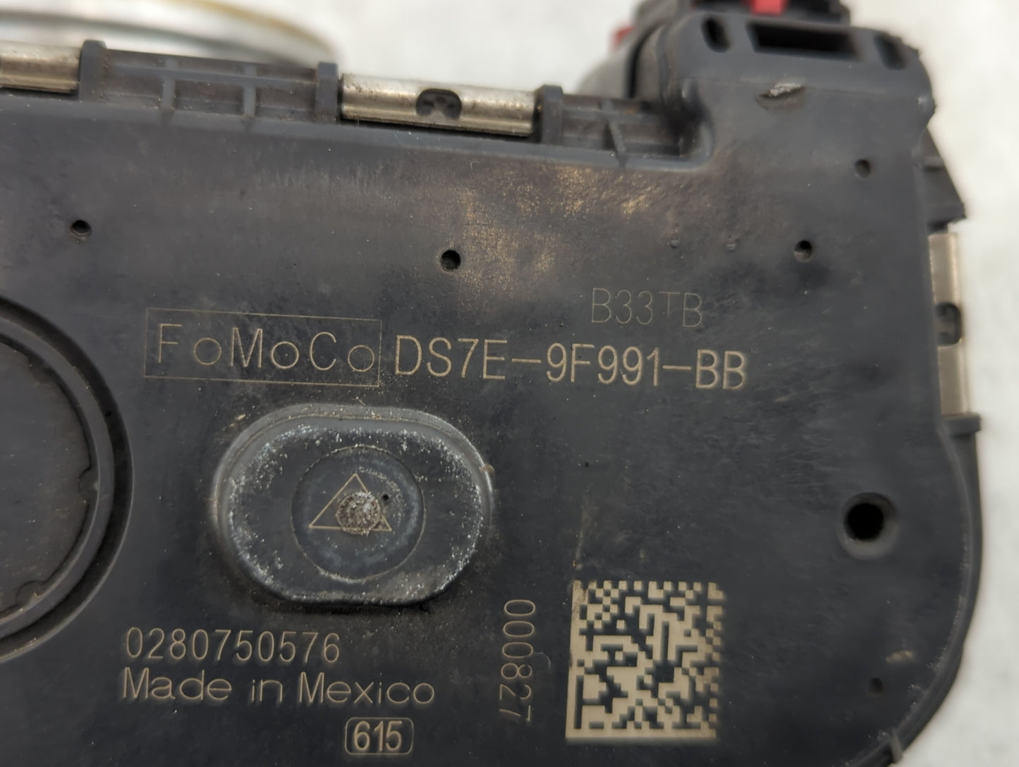 2016-2019 Ford Explorer Throttle Body P/N:DS7E-9F991-BB Fits Fits 2014 2015 2016 2017 2018 2019 2020 2021 2022 OEM Used Auto