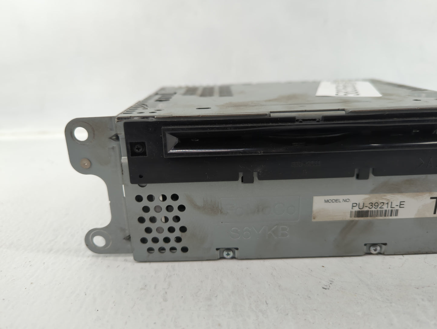 2018 Ford Explorer Am Fm Cd Player Radio Receiver - Oemusedautoparts1.com