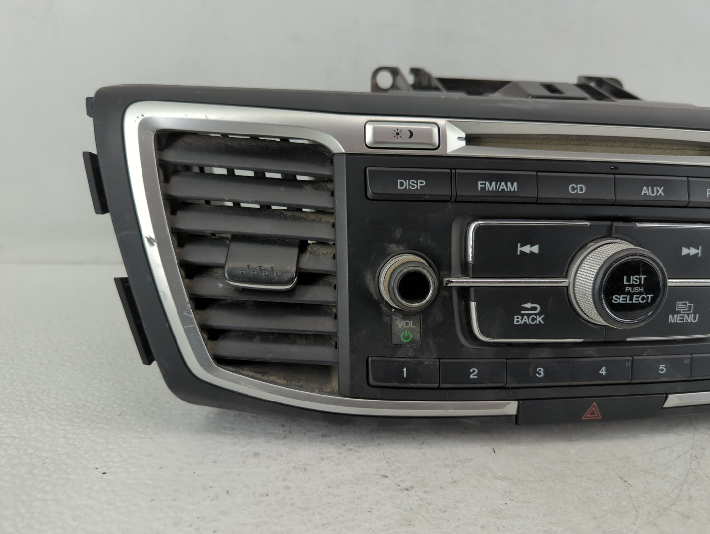 2016-2018 Ford Explorer Am Fm Cd Player Radio Receiver - Oemusedautoparts1.com