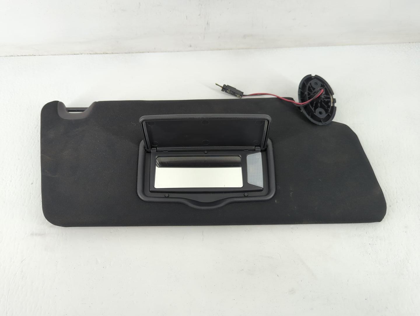 2018 Ford Explorer Sun Visor Shade Replacement Passenger Right Mirror Fits OEM Used Auto Parts - Oemusedautoparts1.com