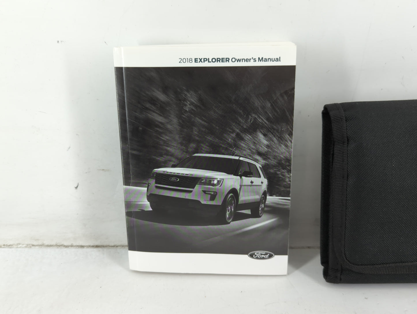 2018 Ford Explorer Owners Manual Book Guide P/N:JL2J 19A321 AC OEM Used Auto Parts - Oemusedautoparts1.com