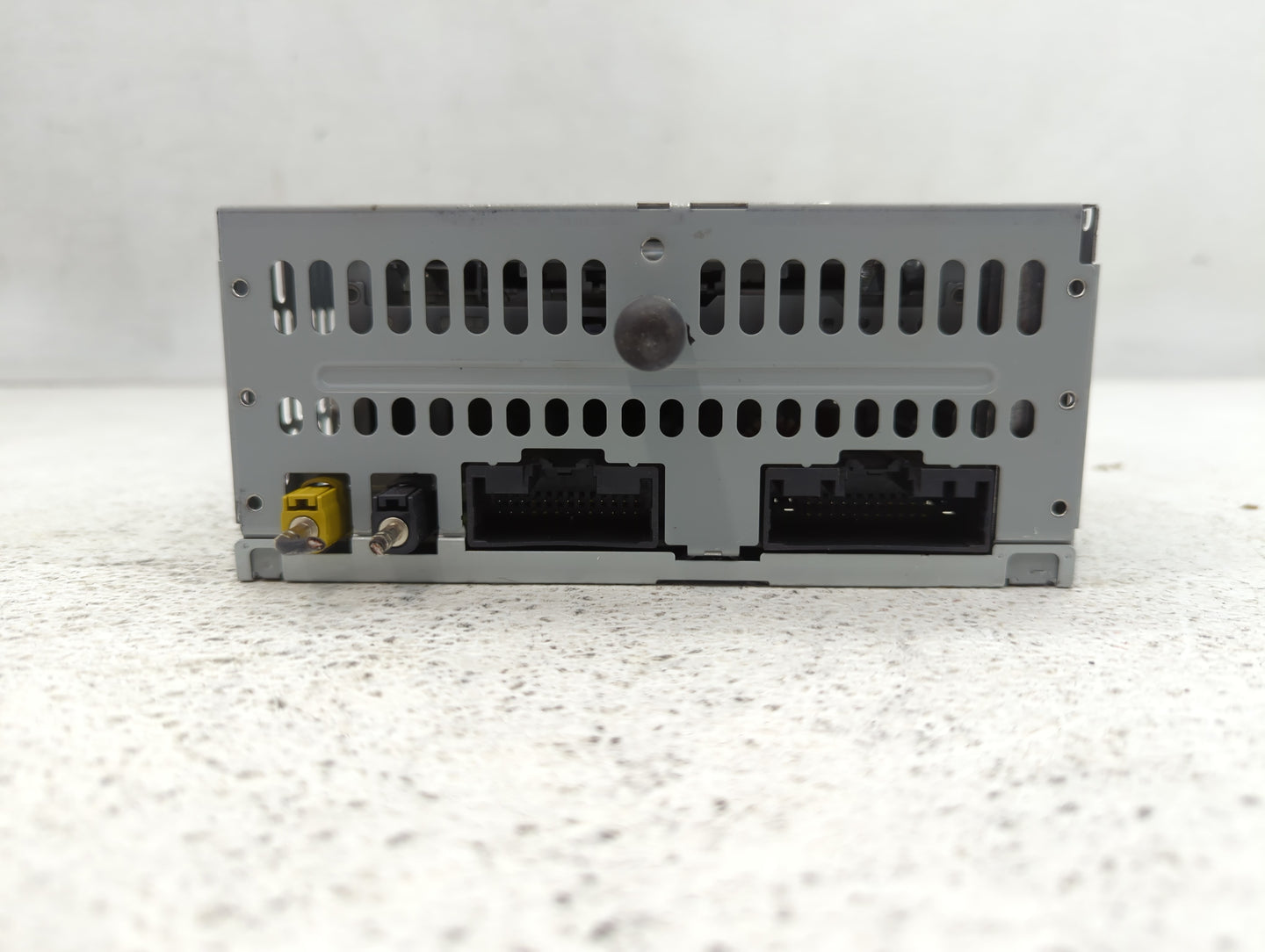 2018 Ford Explorer Radio AM FM Cd Player Receiver Replacement P/N:PU-3964-A Fits OEM Used Auto Parts - Oemusedautoparts1.com