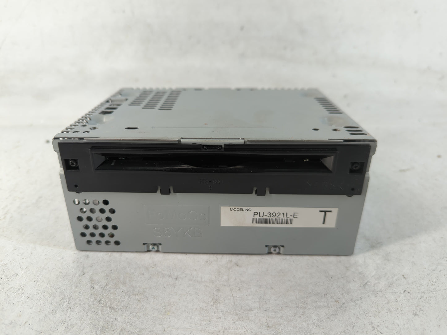 2018 Ford Explorer Radio AM FM Cd Player Receiver Replacement P/N:JB5T-19C107-AB Fits OEM Used Auto Parts - Oemusedautoparts