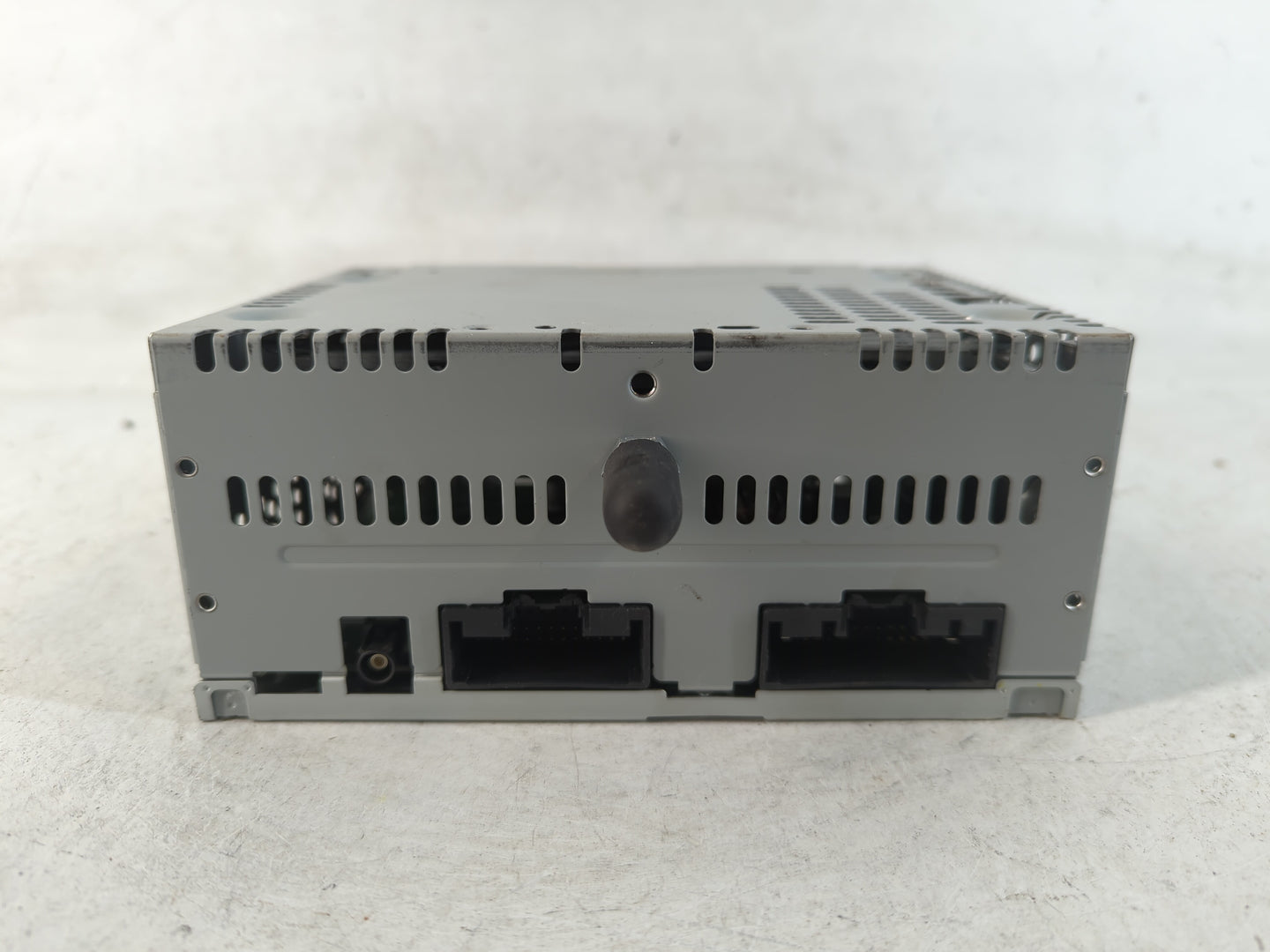 2018 Ford Explorer Radio AM FM Cd Player Receiver Replacement P/N:JB5T-19C107-AB Fits OEM Used Auto Parts - Oemusedautoparts