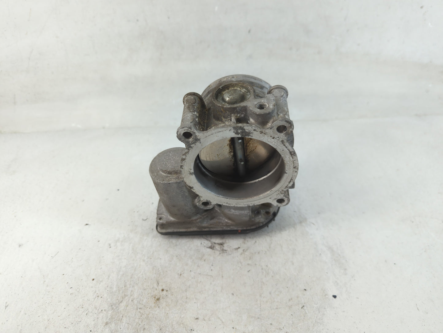 2011-2019 Ford Explorer Throttle Body P/N:AT4E-9F991-EL Fits Fits 2011 2012 2013 2014 2015 2016 2017 2018 2019 OEM Used Auto