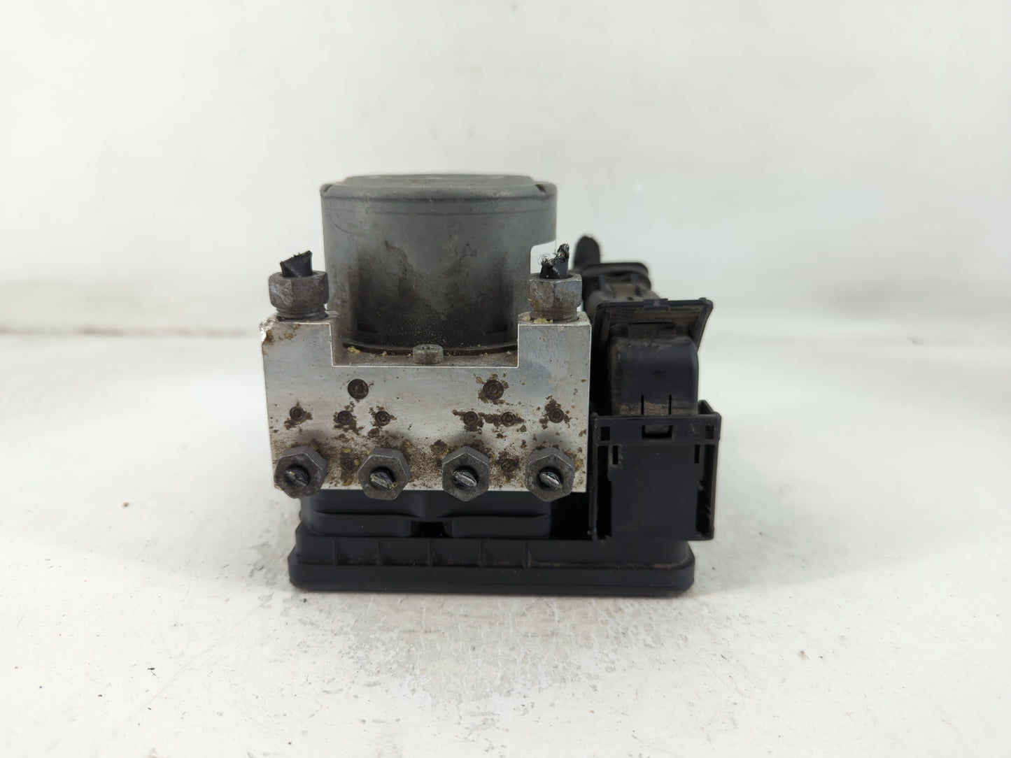 2018 Ford Explorer ABS Pump Control Module Replacement P/N:HB53-2C405-AC Fits OEM Used Auto Parts - Oemusedautoparts1.com