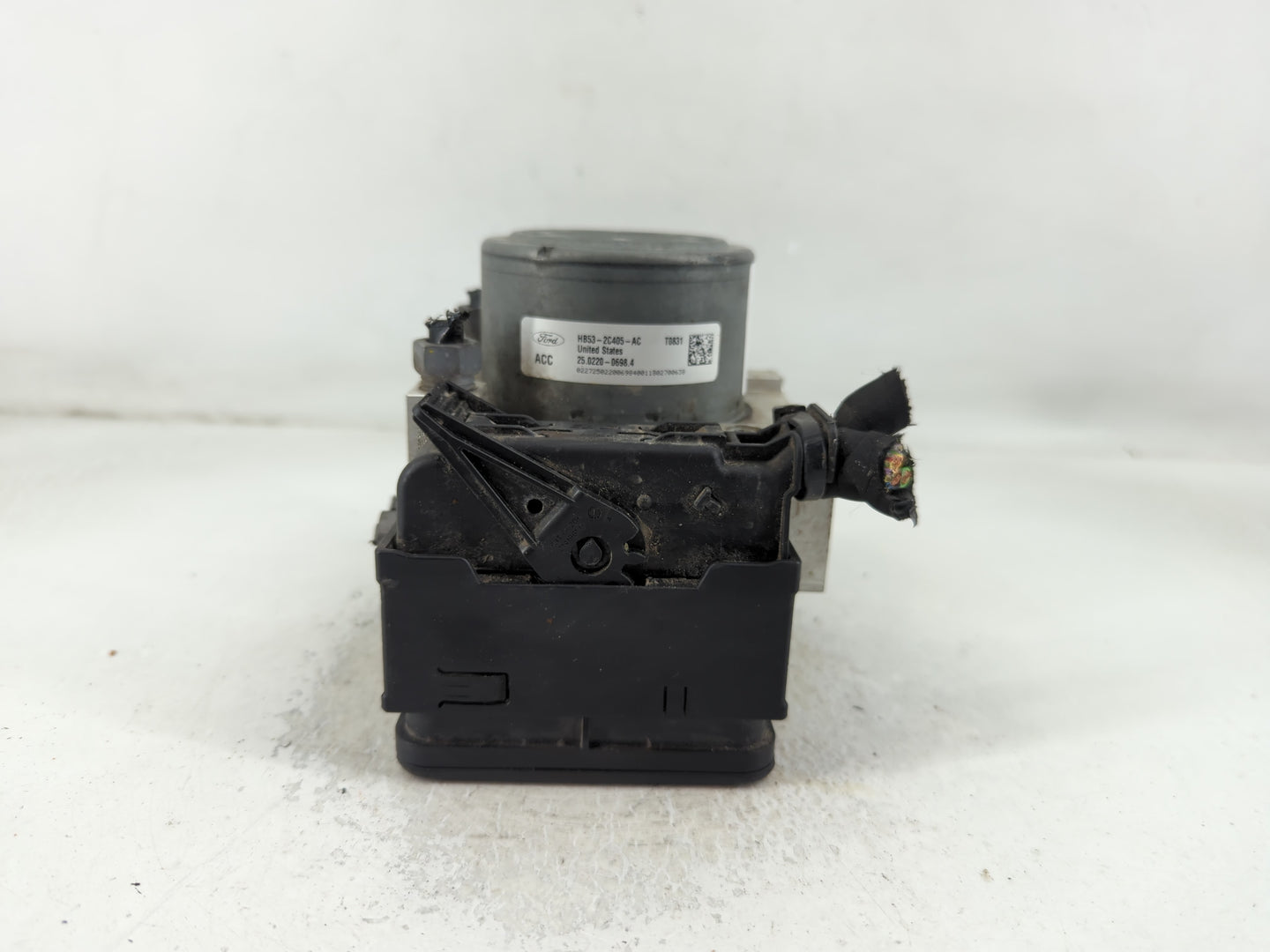 2018 Ford Explorer ABS Pump Control Module Replacement P/N:HB53-2C405-AC Fits OEM Used Auto Parts - Oemusedautoparts1.com