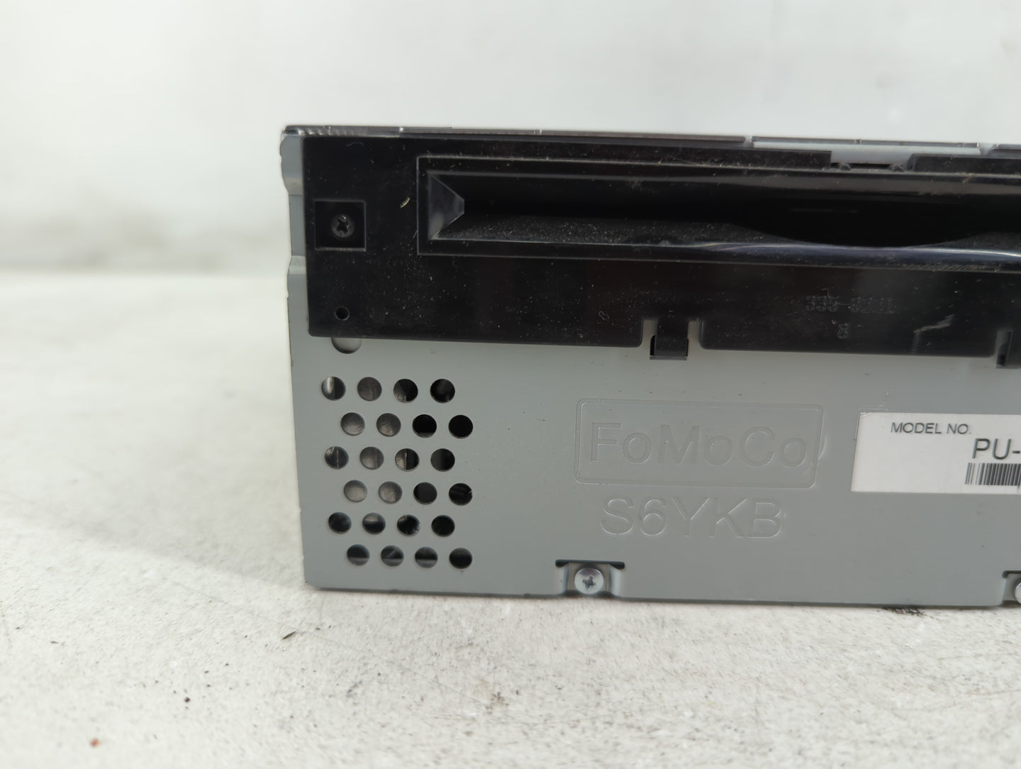 2017-2018 Ford F-150 Radio AM FM Cd Player Receiver Replacement P/N:HL3T-19C107-BC Fits Fits 2017 2018 OEM Used Auto Parts -