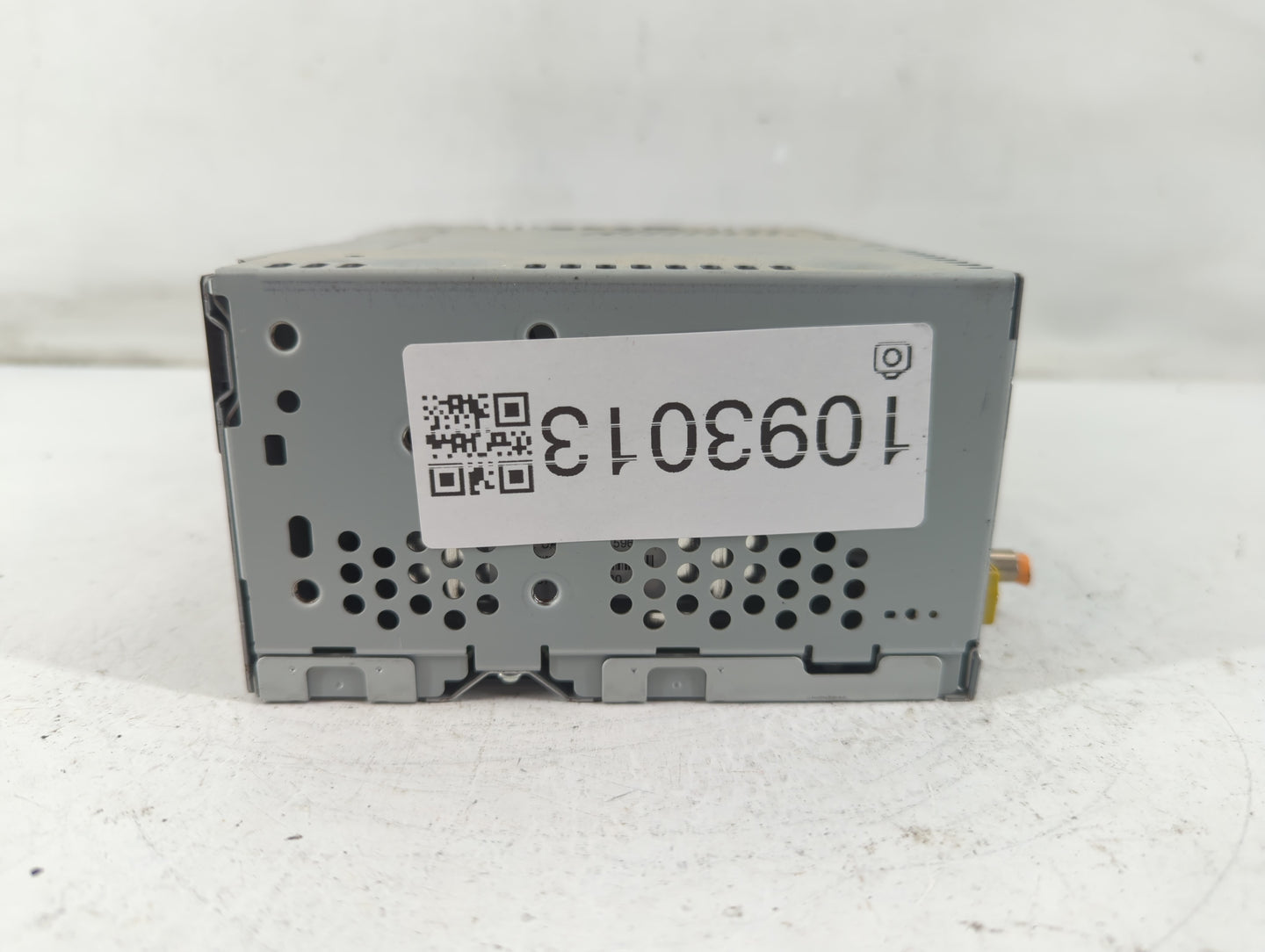 2017-2018 Ford F-150 Radio AM FM Cd Player Receiver Replacement P/N:HL3T-19C107-BC Fits Fits 2017 2018 OEM Used Auto Parts -