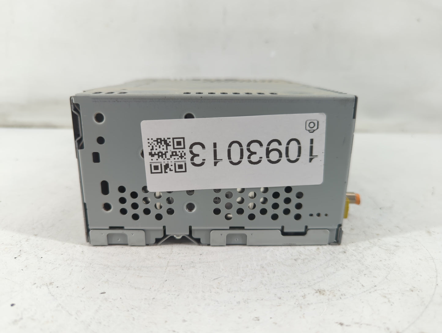 2017-2018 Ford F-150 Radio AM FM Cd Player Receiver Replacement P/N:HL3T-19C107-BC Fits Fits 2017 2018 OEM Used Auto Parts -