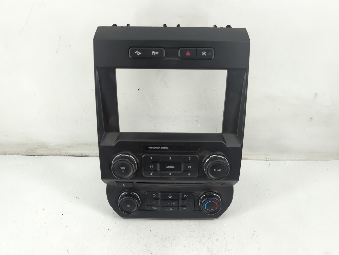 2018 Ford F-150 Radio AM FM Cd Player Receiver Replacement P/N:JL3T-18E243-CDJ Fits OEM Used Auto Parts - Oemusedautoparts1.