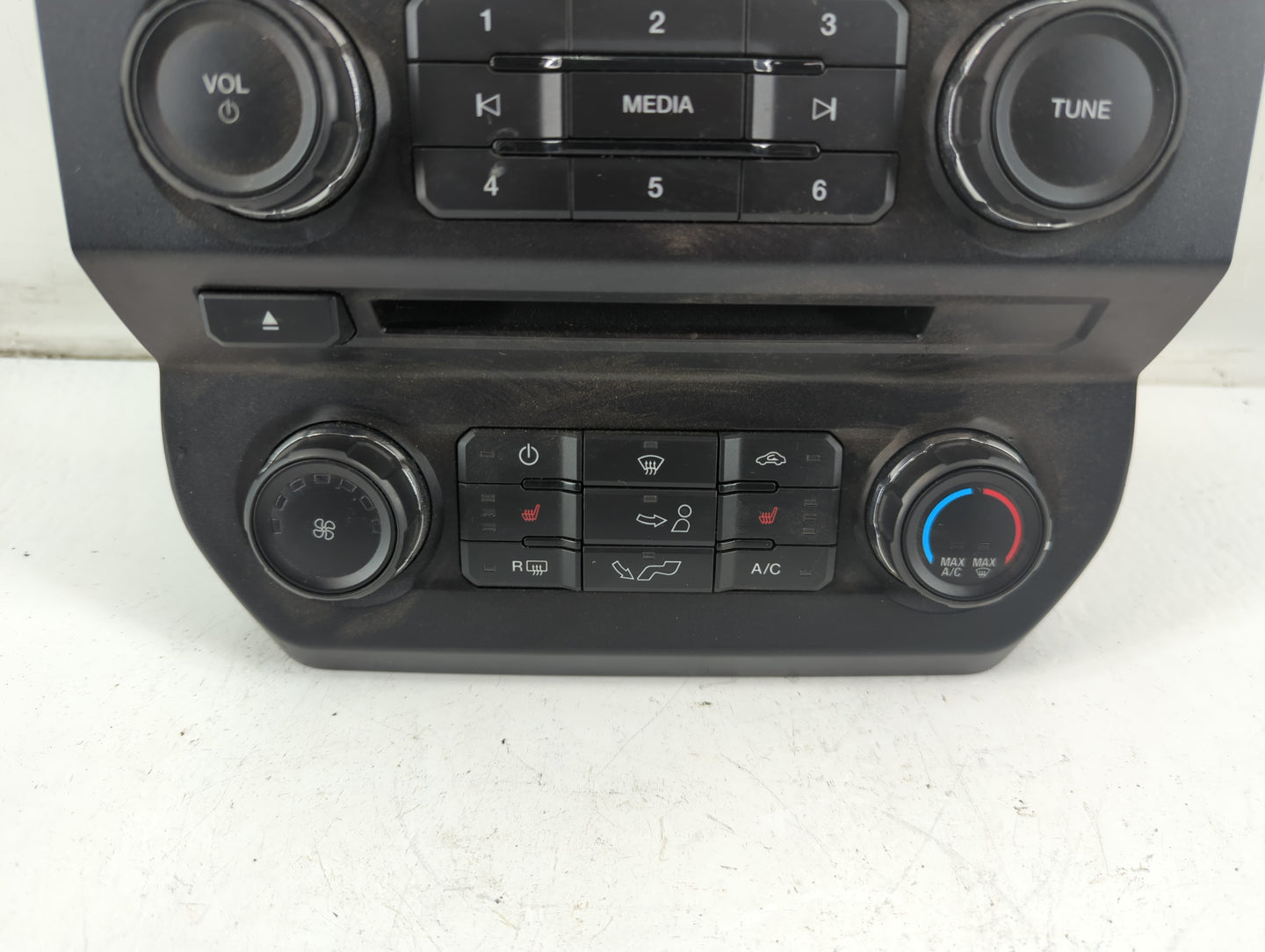 2018 Ford F-150 Radio AM FM Cd Player Receiver Replacement P/N:JL3T-18E243-CDJ Fits OEM Used Auto Parts - Oemusedautoparts1.