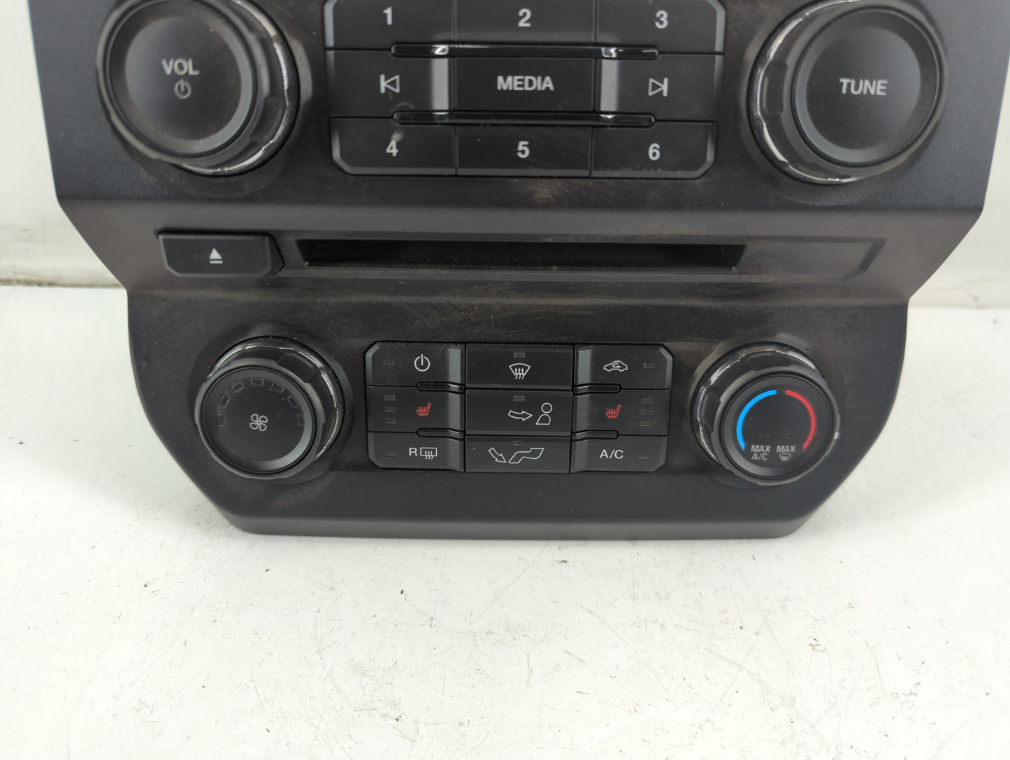 2018 Ford F-150 Radio AM FM Cd Player Receiver Replacement P/N:JL3T-18E243-CDJ Fits OEM Used Auto Parts - Oemusedautoparts1.