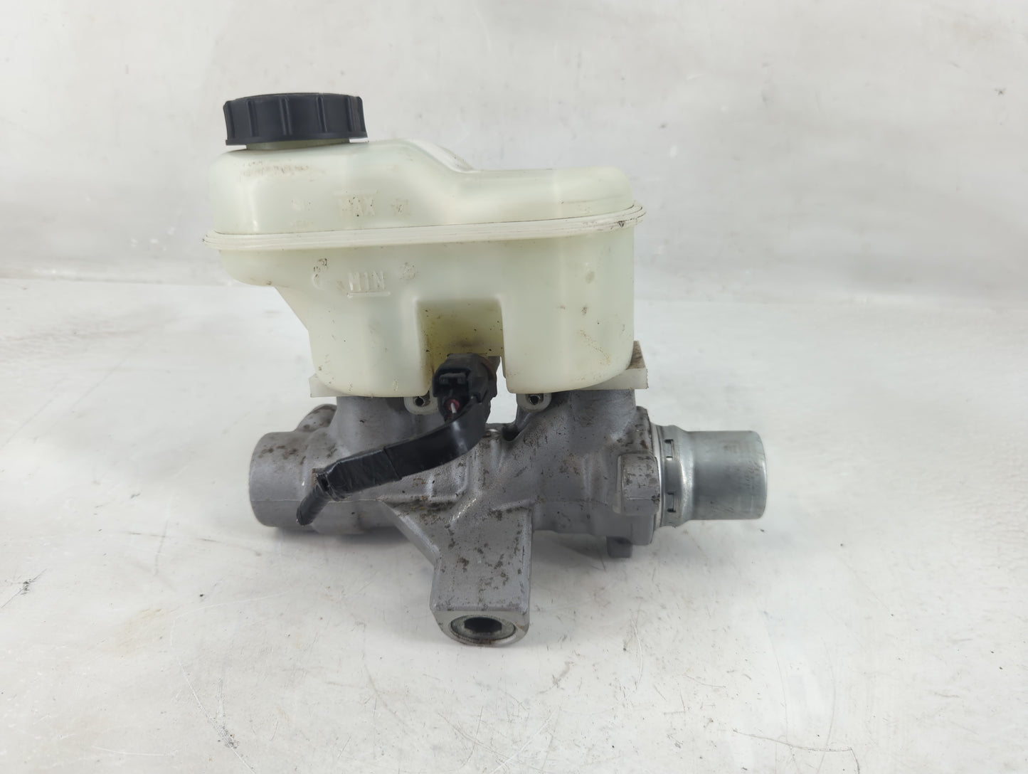 2018-2020 Ford F-150 Brake Master Cylinder - Oemusedautoparts1.com