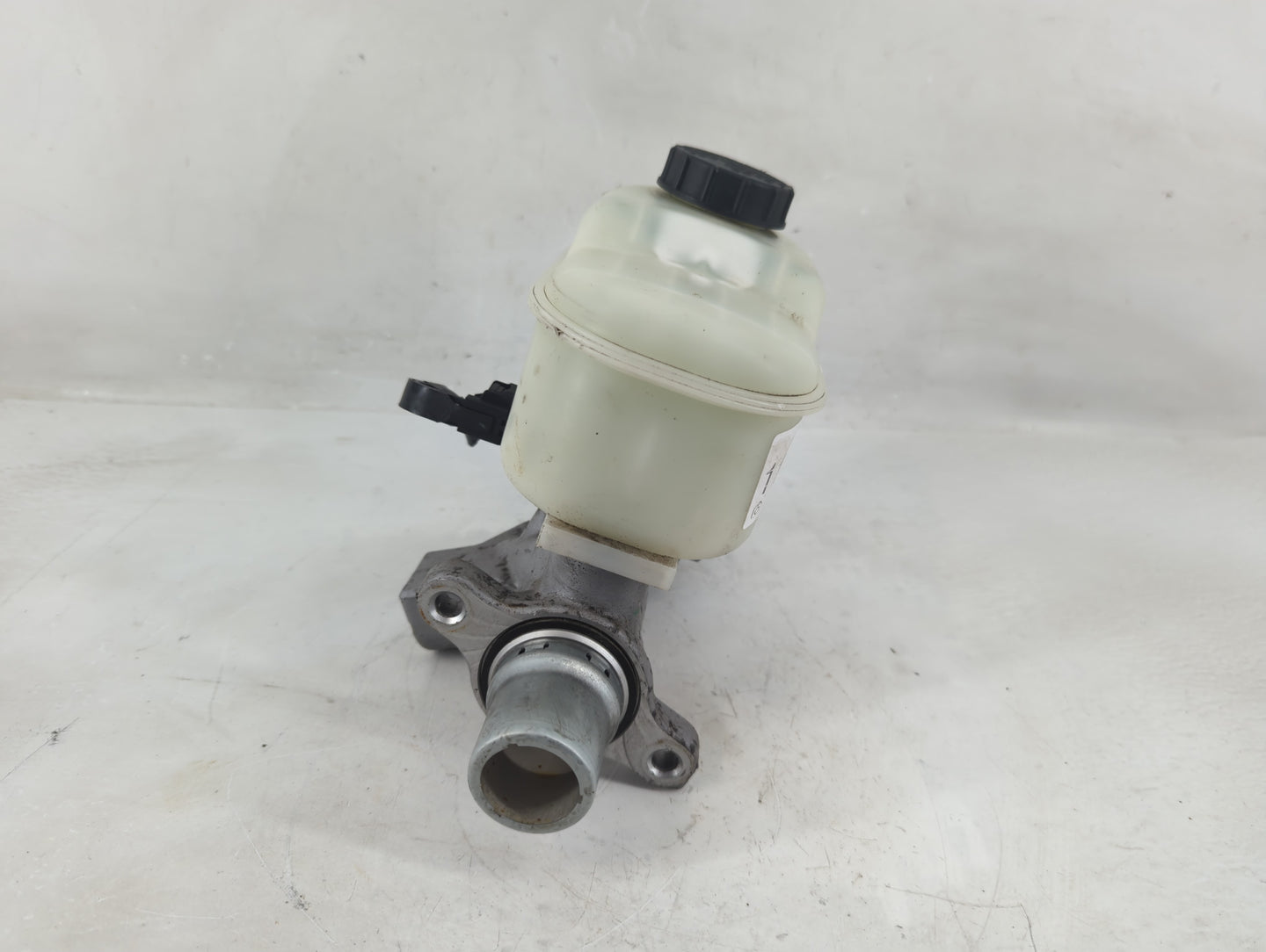 2018-2020 Ford F-150 Brake Master Cylinder - Oemusedautoparts1.com