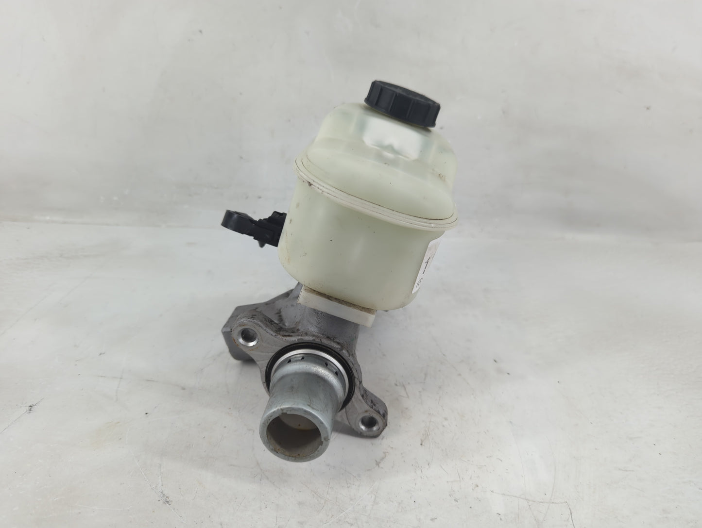2018-2020 Ford F-150 Brake Master Cylinder - Oemusedautoparts1.com
