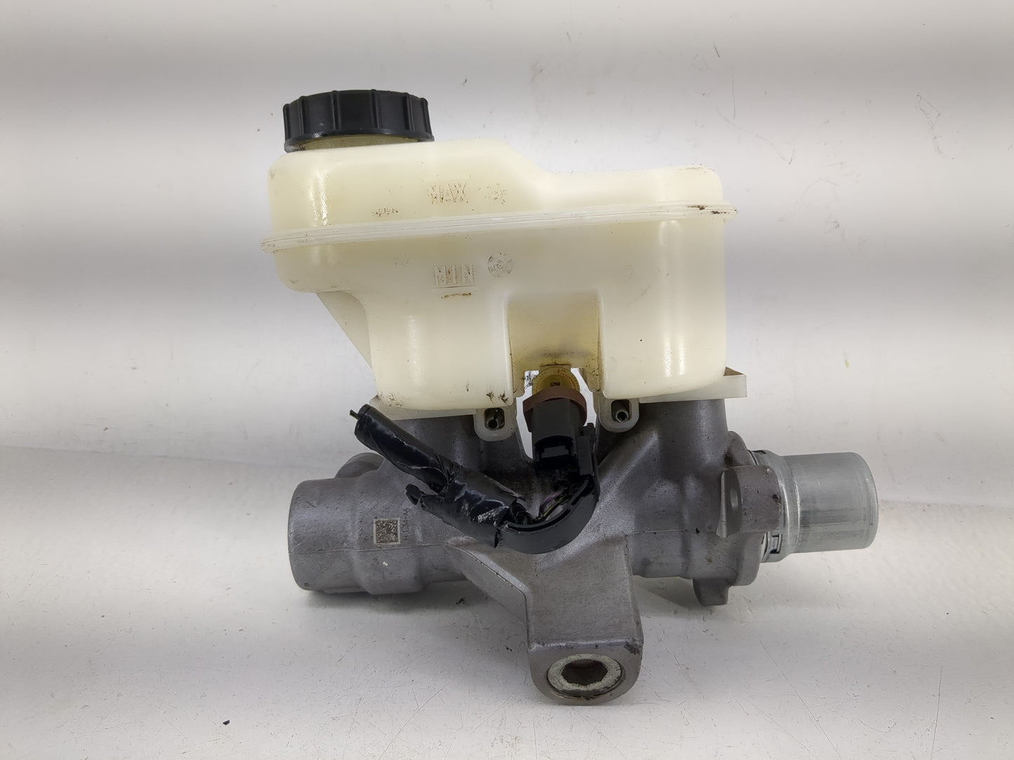 2018-2020 Ford F-150 Brake Master Cylinder - Oemusedautoparts1.com