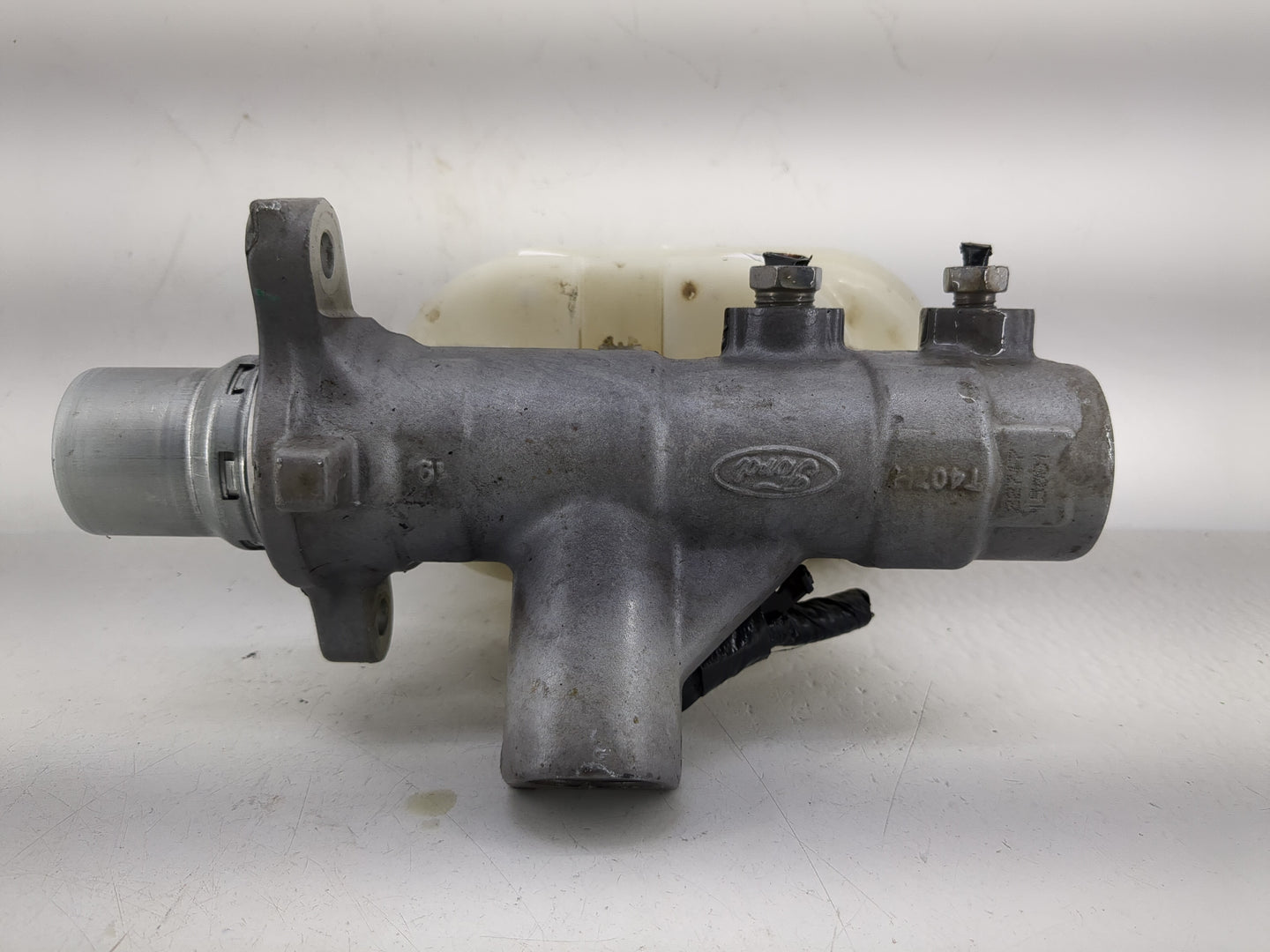2018-2020 Ford F-150 Brake Master Cylinder - Oemusedautoparts1.com