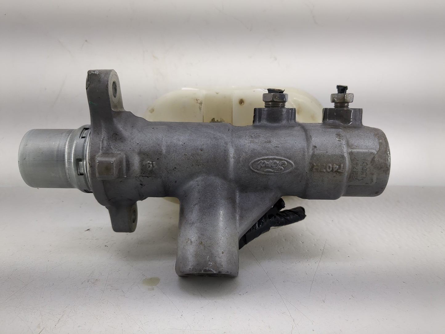 2018-2020 Ford F-150 Brake Master Cylinder - Oemusedautoparts1.com