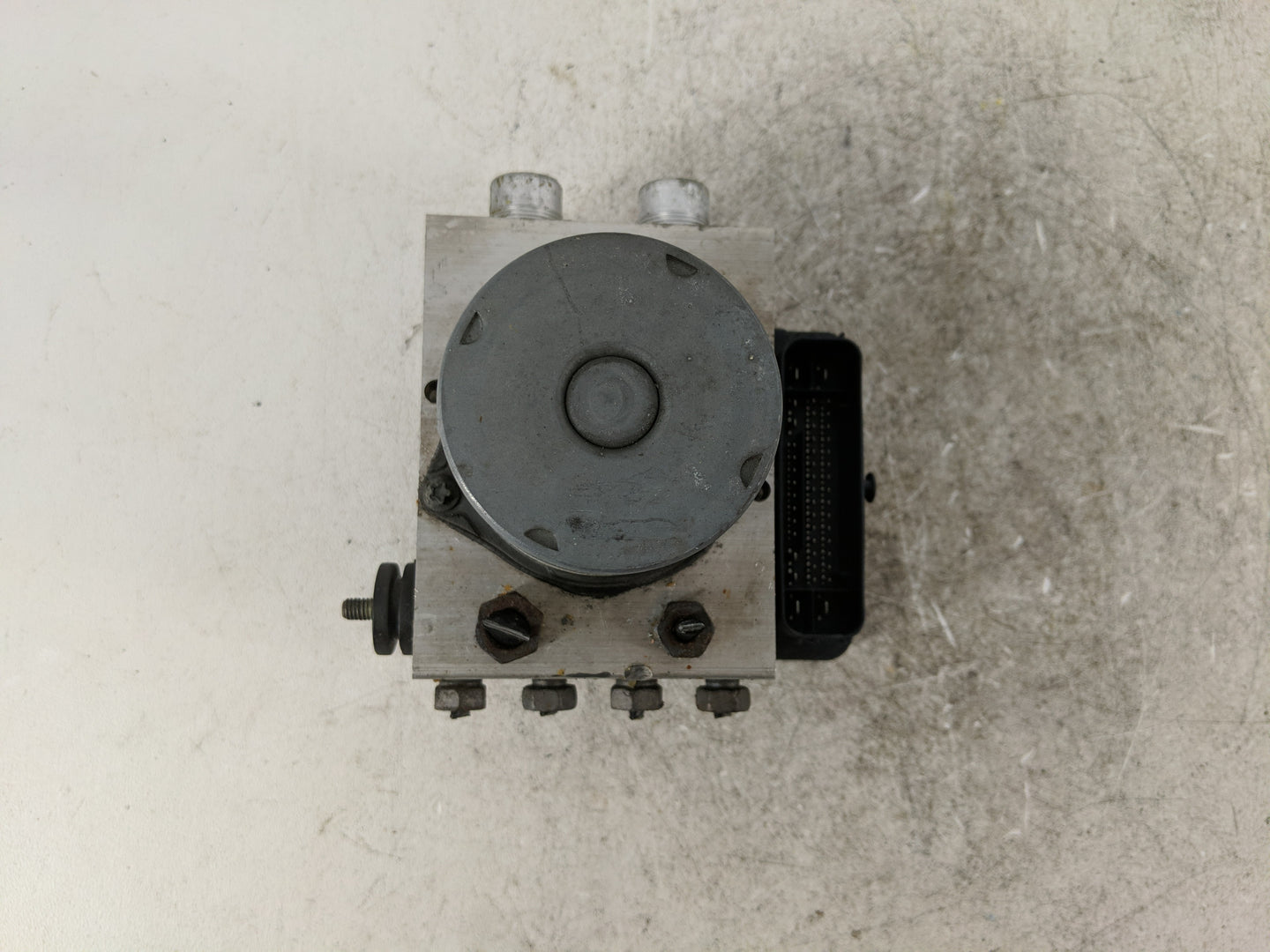 2018 Ford F-150 ABS Pump Control Module Replacement P/N:JL34-2B373-AK Fits OEM Used Auto Parts - Oemusedautoparts1.com