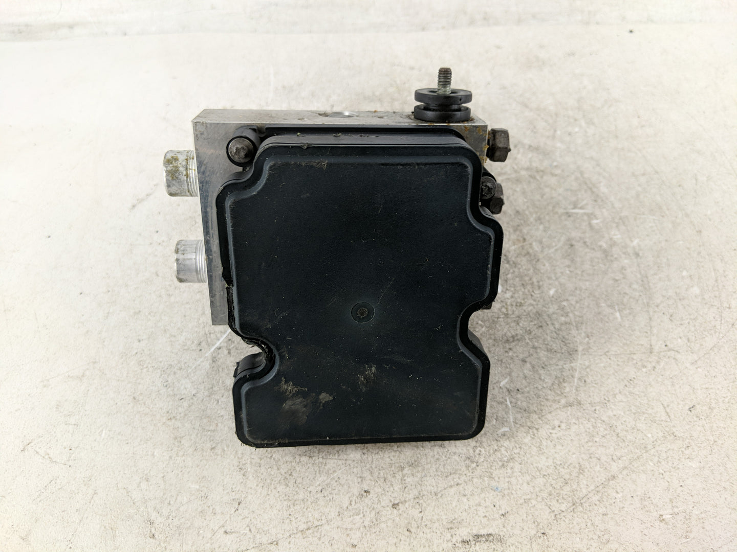 2018 Ford F-150 ABS Pump Control Module Replacement P/N:JL34-2B373-AK Fits OEM Used Auto Parts - Oemusedautoparts1.com
