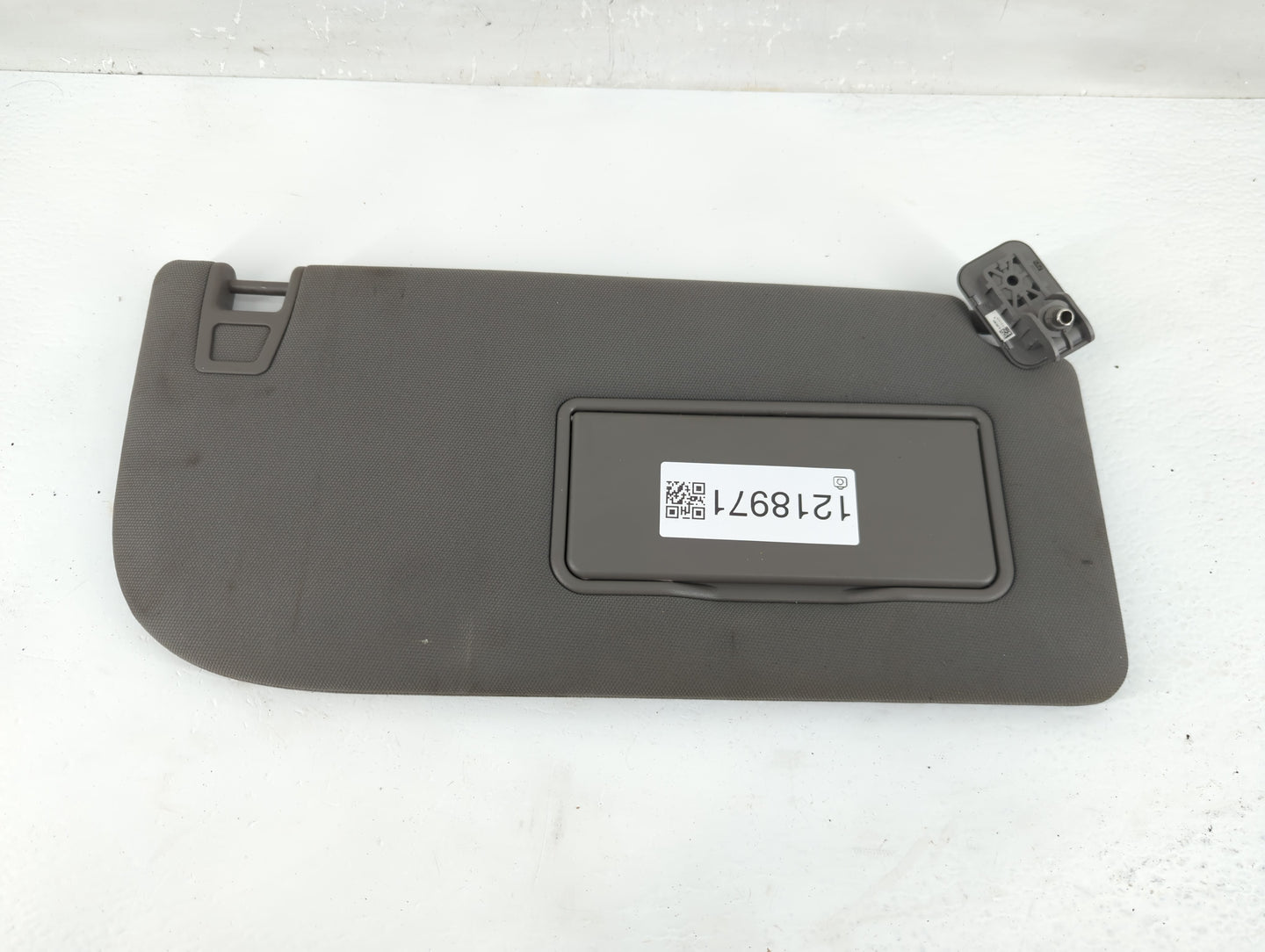 2018-2020 Ford F-150 Sun Visor Shade Replacement Passenger Right Mirror Fits Fits 2018 2019 2020 OEM Used Auto Parts - Oemus