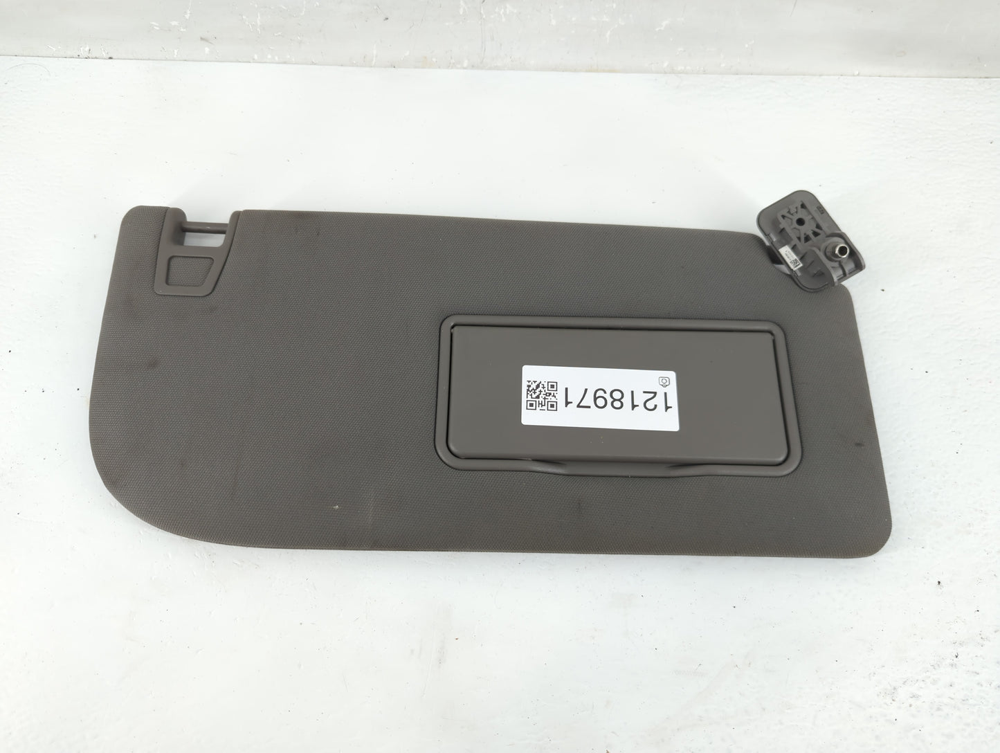 2018-2020 Ford F-150 Sun Visor Shade Replacement Passenger Right Mirror Fits Fits 2018 2019 2020 OEM Used Auto Parts - Oemus