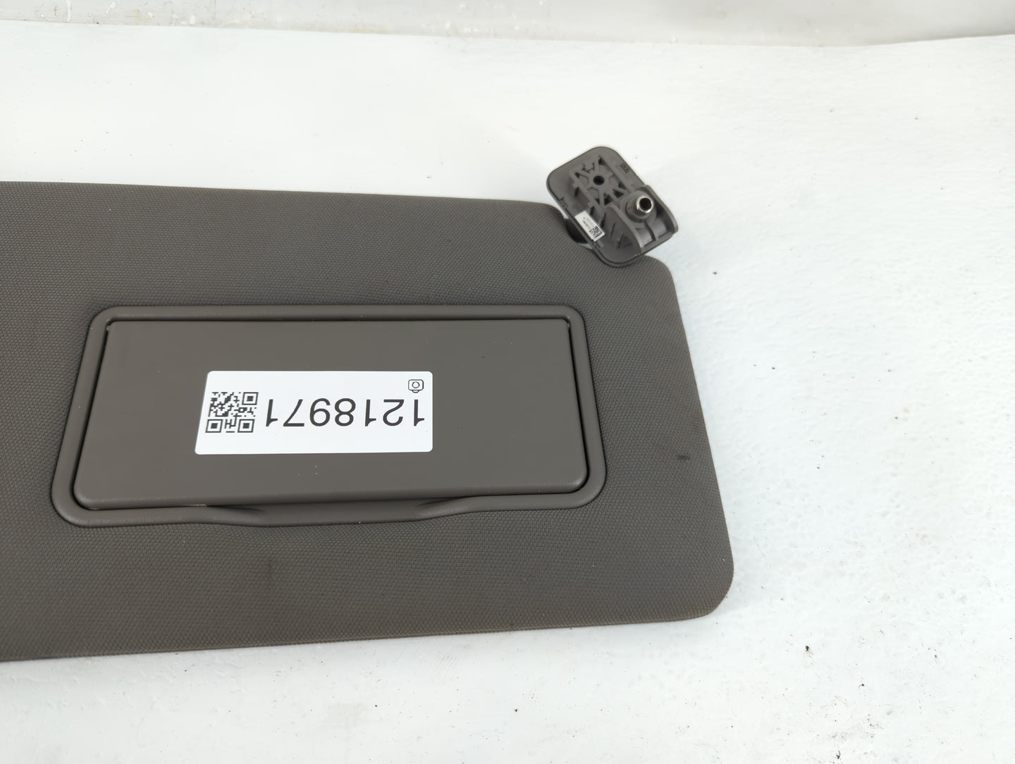 2018-2020 Ford F-150 Sun Visor Shade Replacement Passenger Right Mirror Fits Fits 2018 2019 2020 OEM Used Auto Parts - Oemus