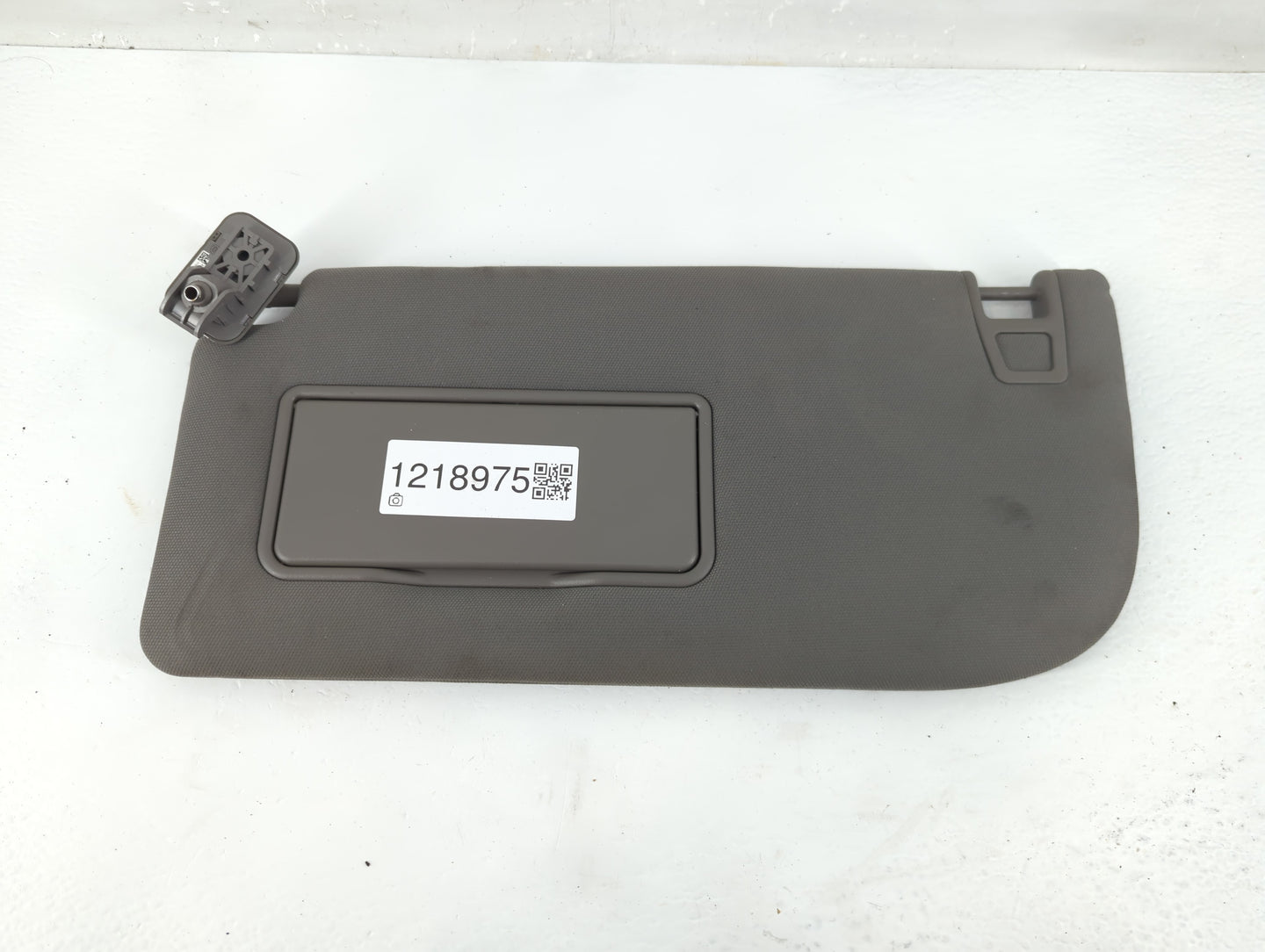 2018-2020 Ford F-150 Sun Visor Shade Replacement Driver Left Mirror Fits Fits 2018 2019 2020 OEM Used Auto Parts - Oemusedau