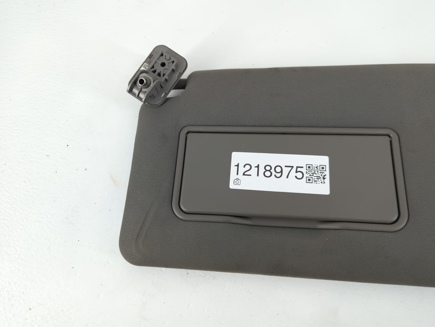 2018-2020 Ford F-150 Sun Visor Shade Replacement Driver Left Mirror Fits Fits 2018 2019 2020 OEM Used Auto Parts - Oemusedau