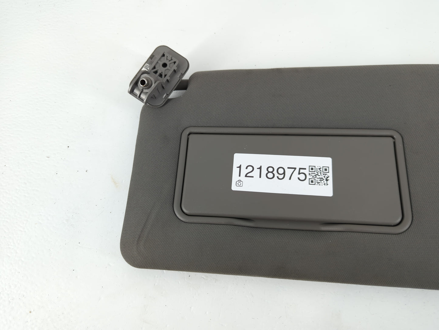 2018-2020 Ford F-150 Sun Visor Shade Replacement Driver Left Mirror Fits Fits 2018 2019 2020 OEM Used Auto Parts - Oemusedau