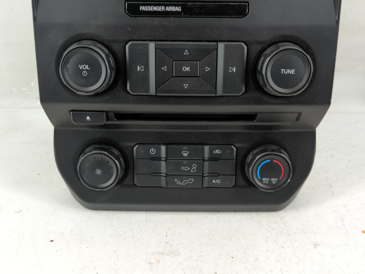 2018 Ford F-150 Radio AM FM Cd Player Receiver Replacement P/N:JL3Y-18E243-BKE Fits OEM Used Auto Parts - Oemusedautoparts1.