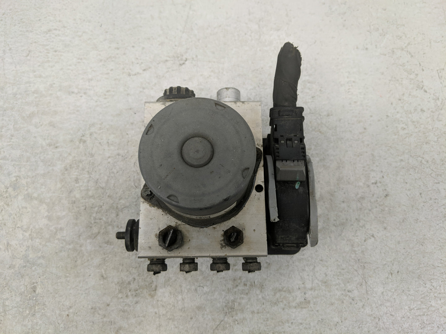 2018 Ford F-150 ABS Pump Control Module Replacement Fits OEM Used Auto Parts - Oemusedautoparts1.com