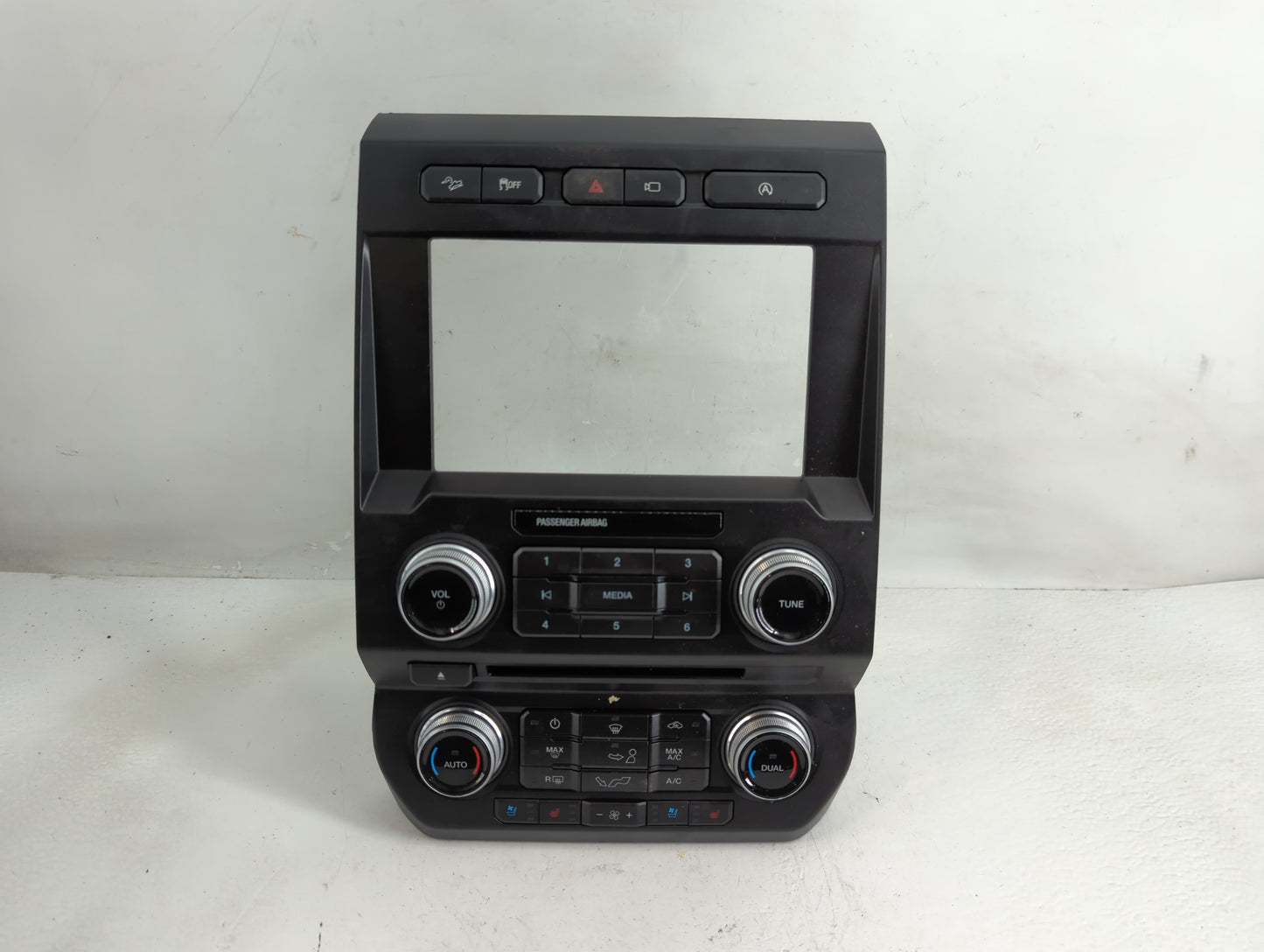 2018 Ford F-150 Radio AM FM Cd Player Receiver Replacement P/N:JL3T-18E245-BDG Fits OEM Used Auto Parts - Oemusedautoparts1.