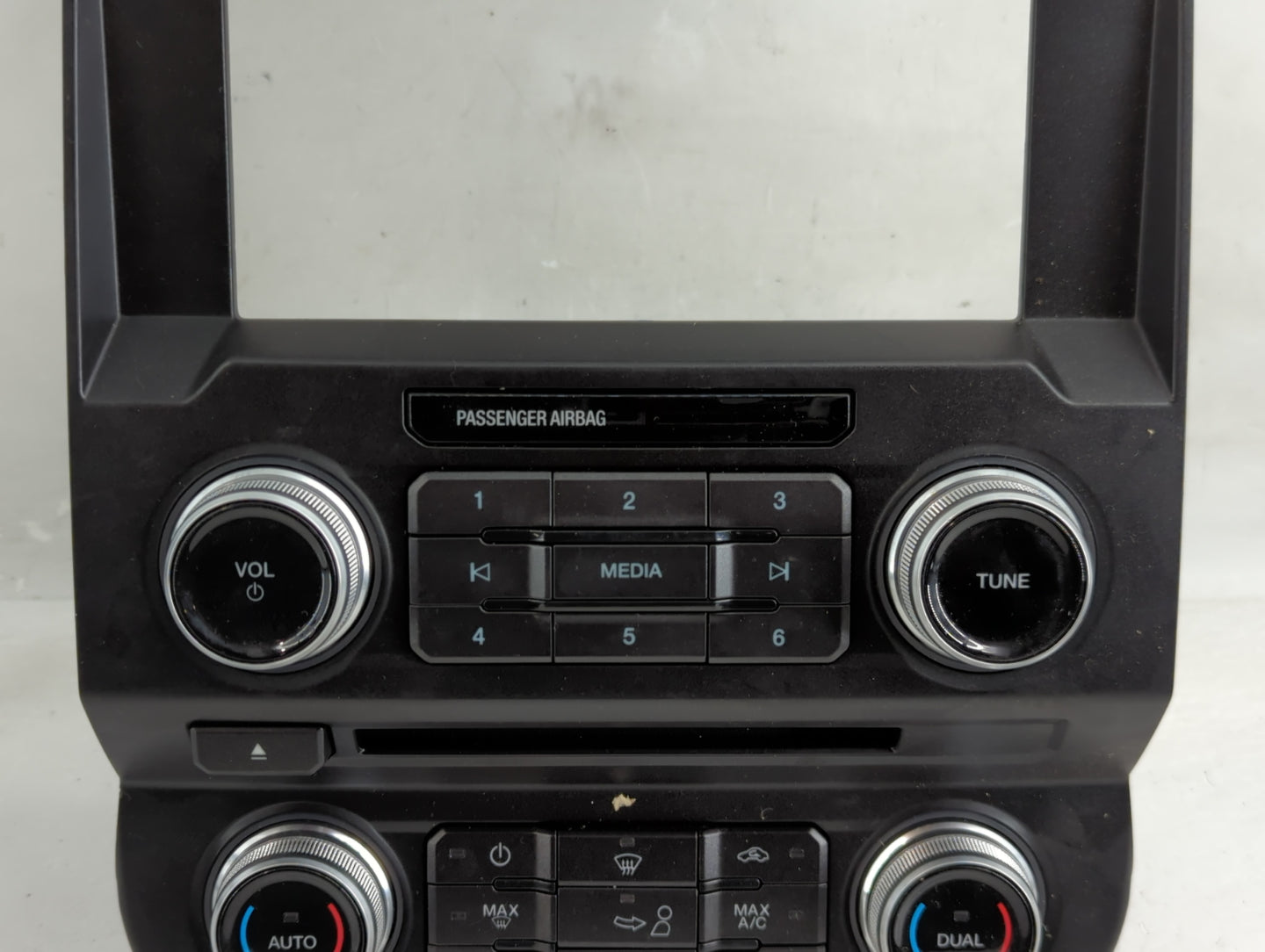 2018 Ford F-150 Radio AM FM Cd Player Receiver Replacement P/N:JL3T-18E245-BDG Fits OEM Used Auto Parts - Oemusedautoparts1.